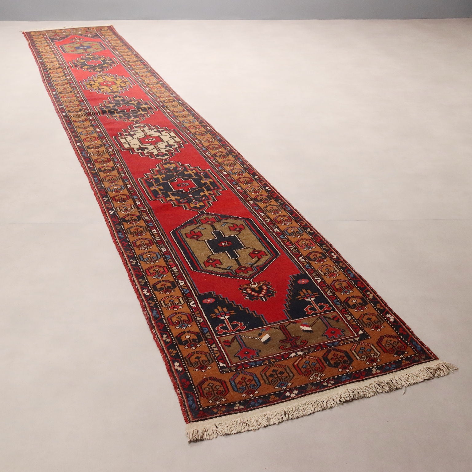  | Antiques  Carpets