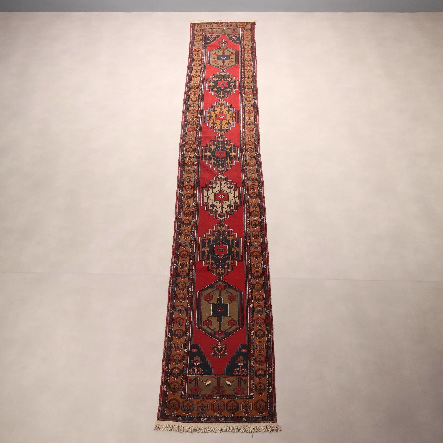  | Antiques  Carpets