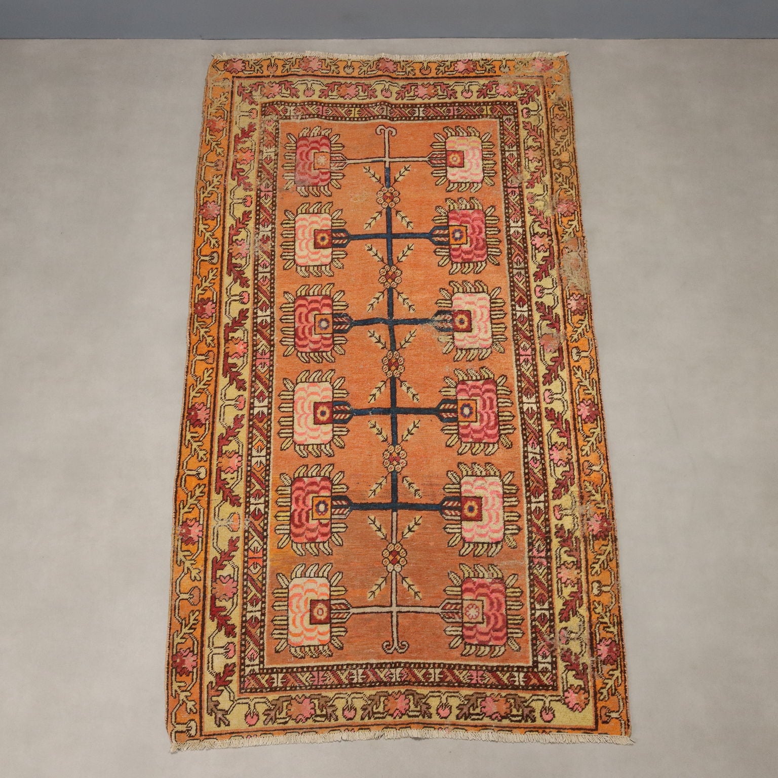  | Antiques  Carpets