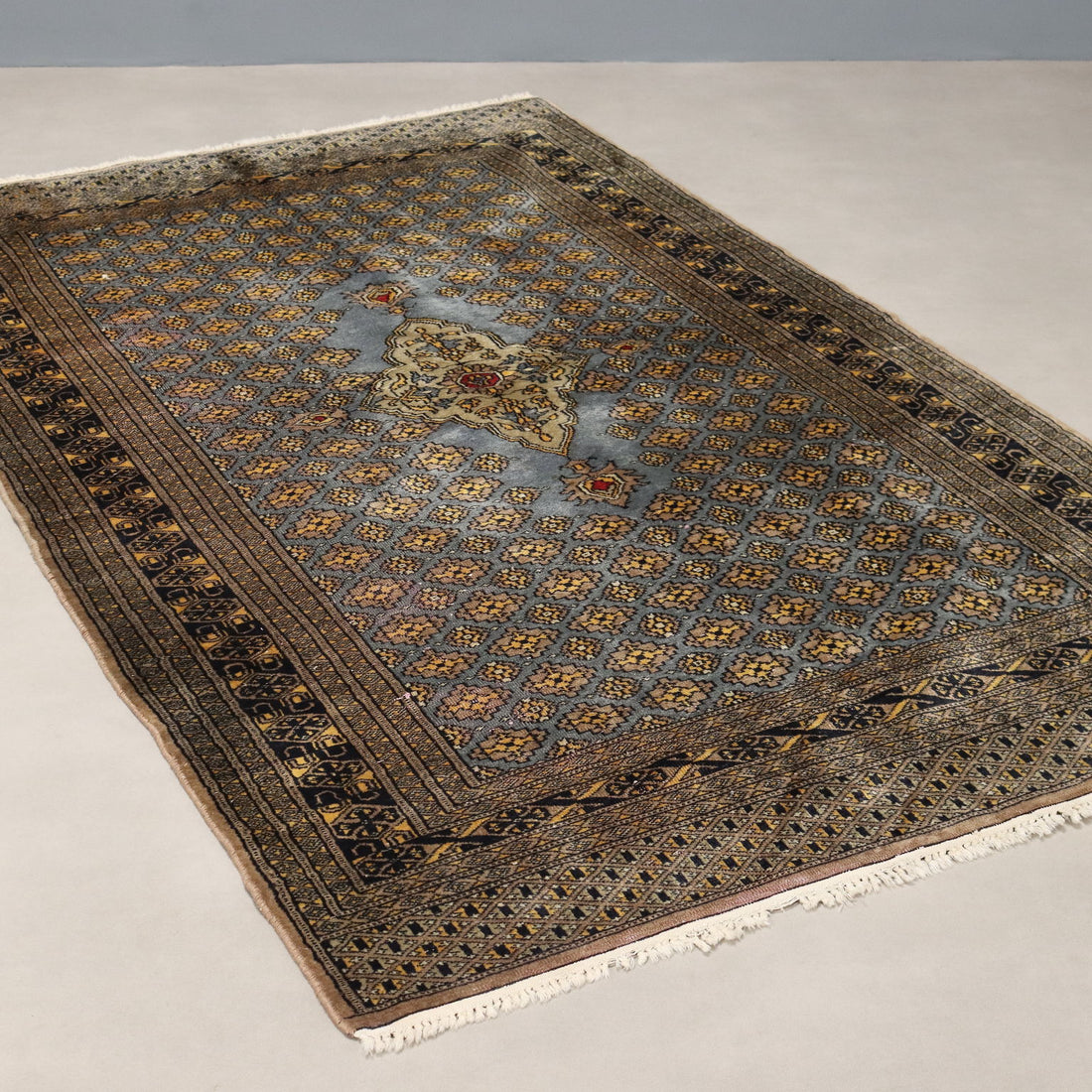  | Antiques  Carpets
