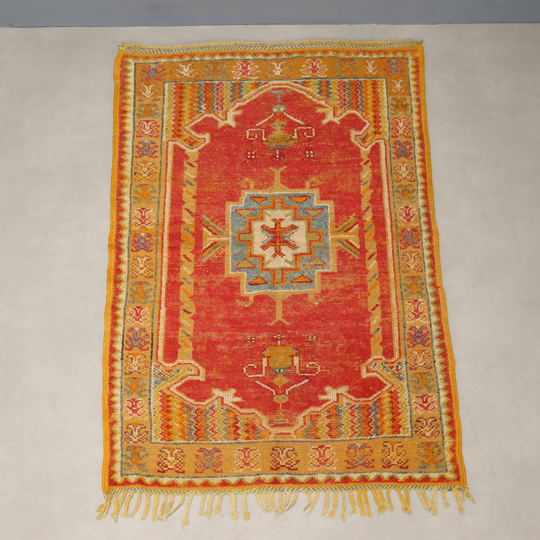  | Antiques  Carpets