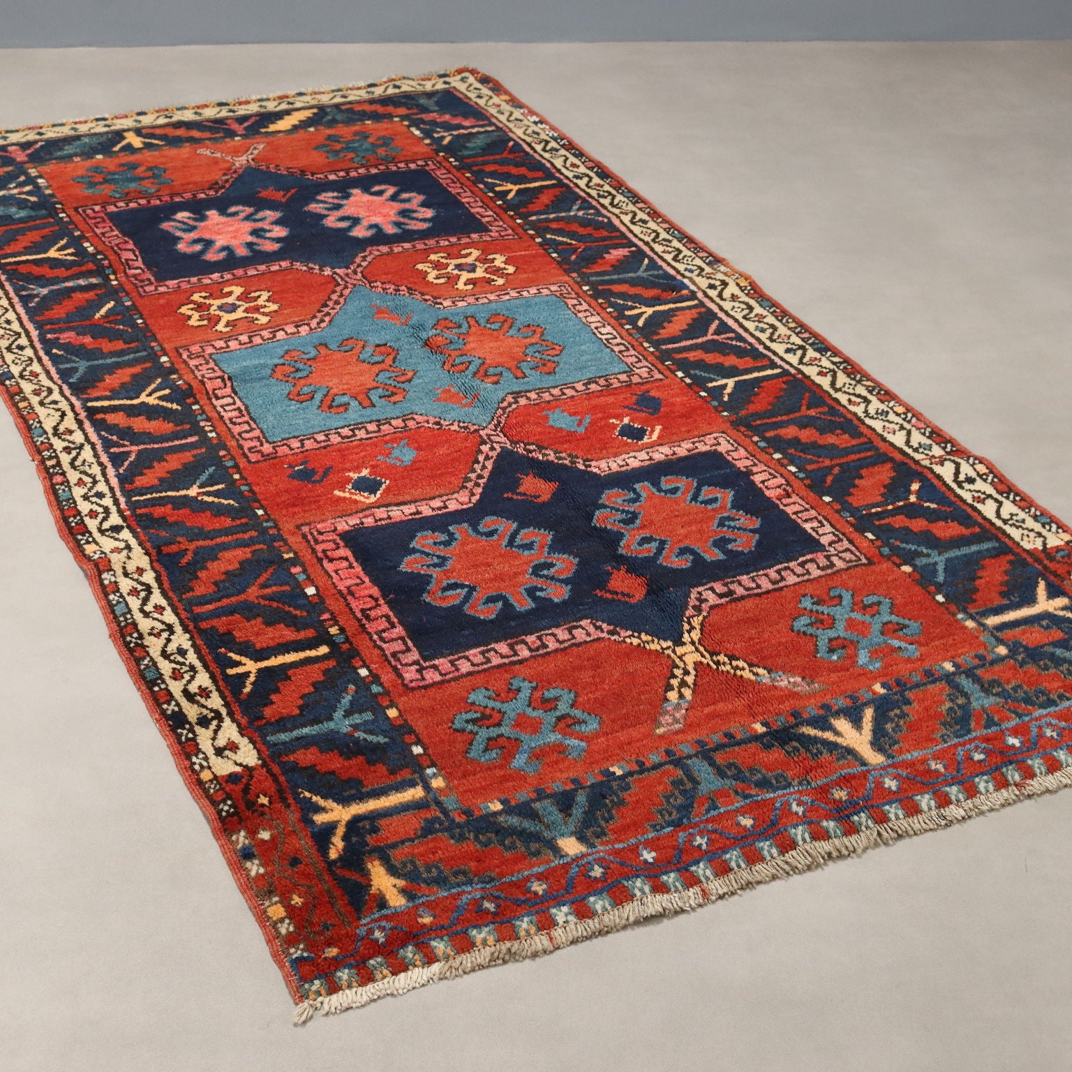  | Antiques  Carpets