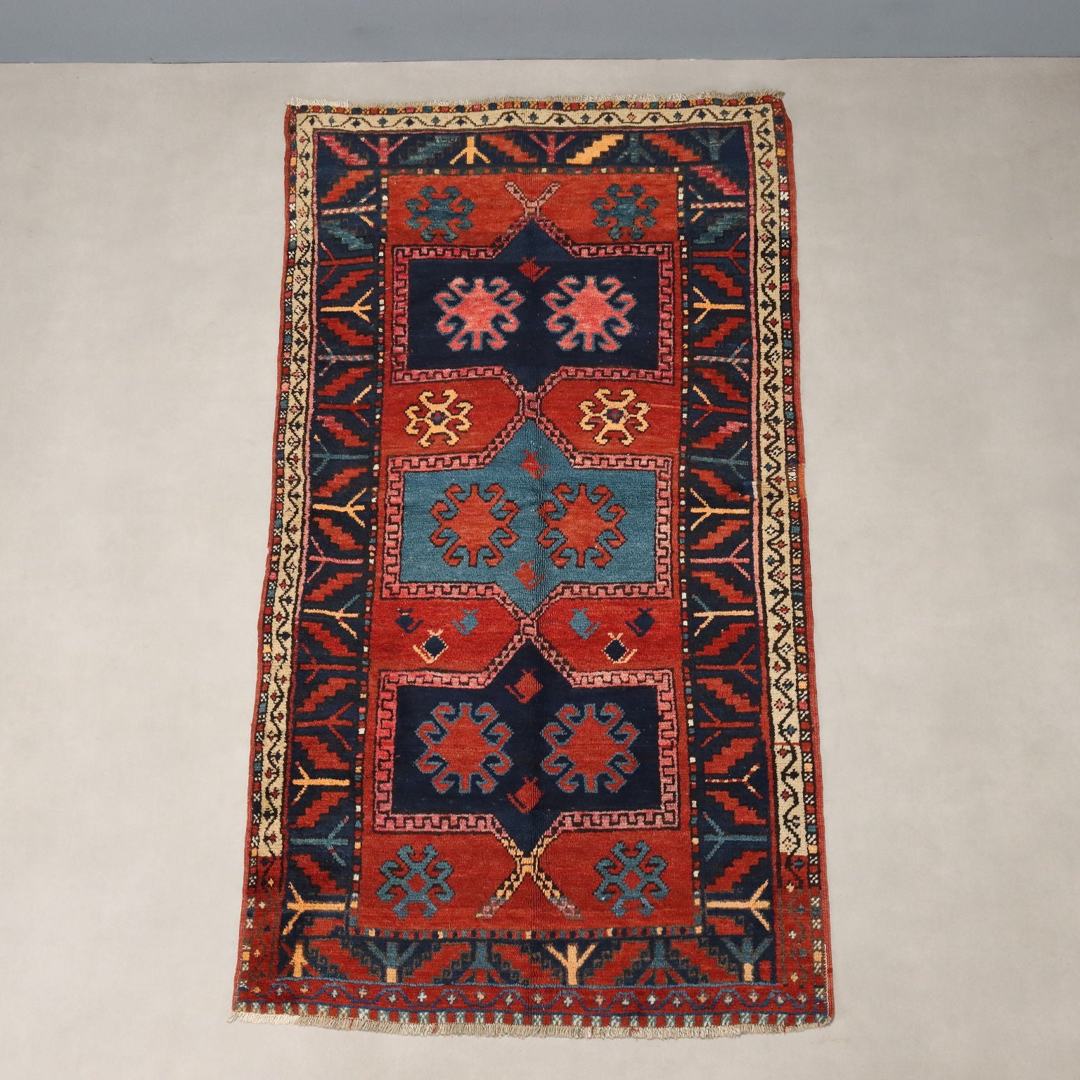  | Antiques  Carpets