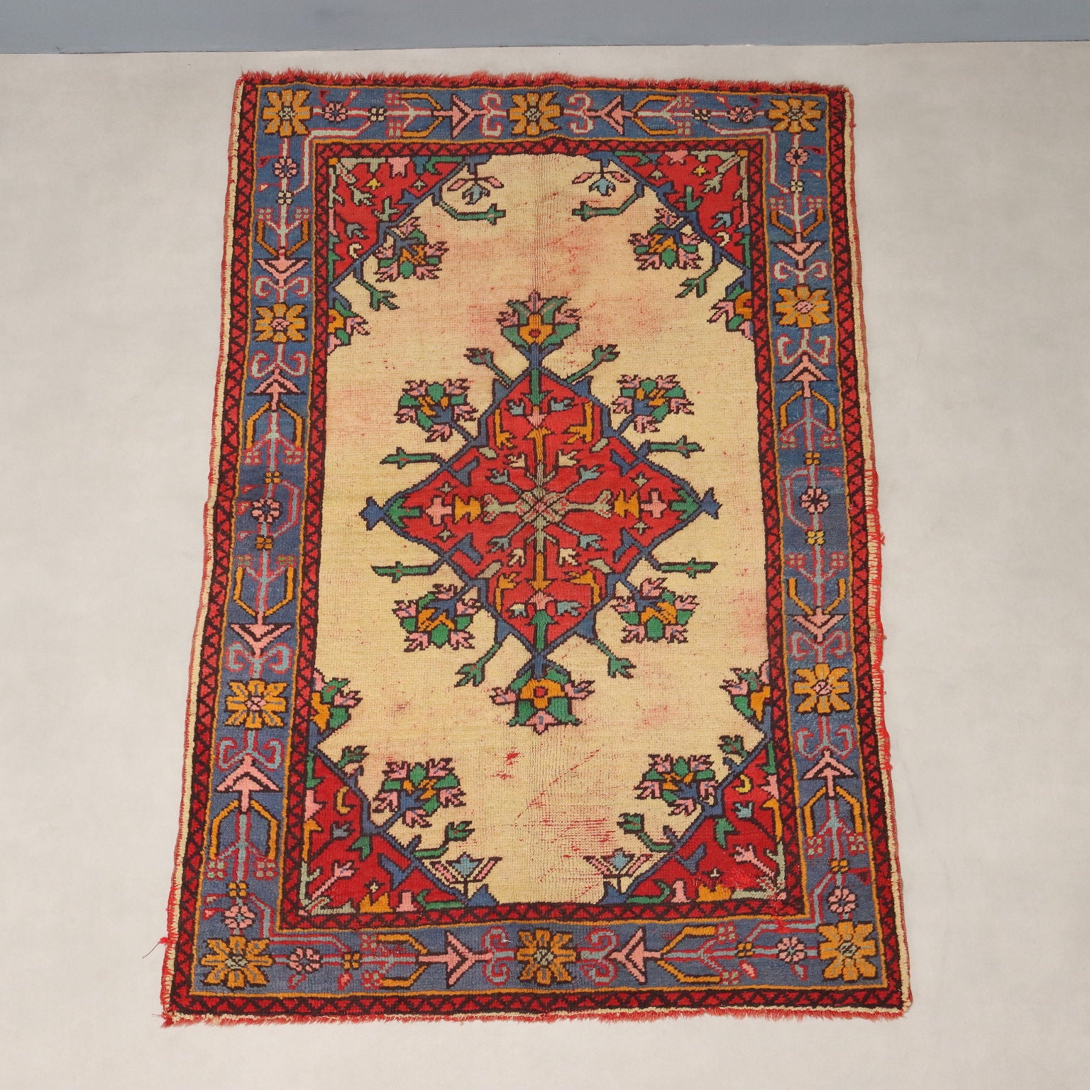  | Antiques  Carpets