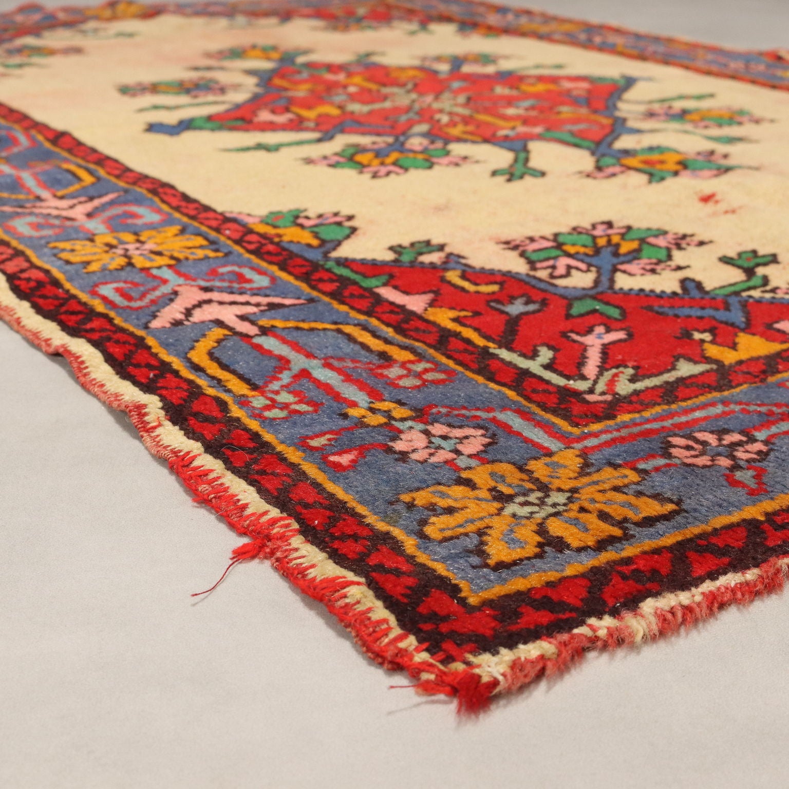  | Antiques  Carpets
