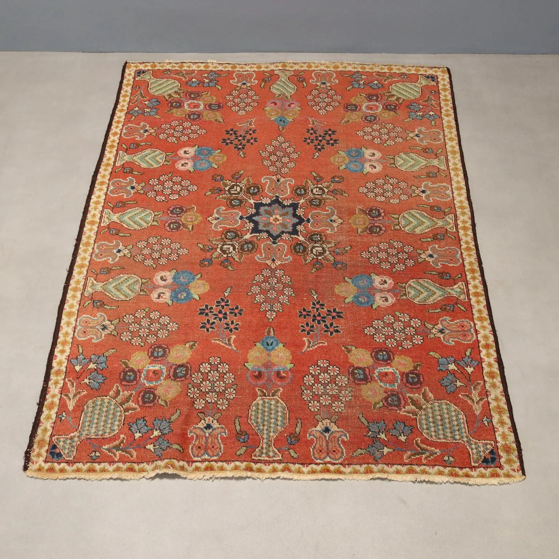 Tabriz Rug in Wool and Cotton - 183 x 135 cm