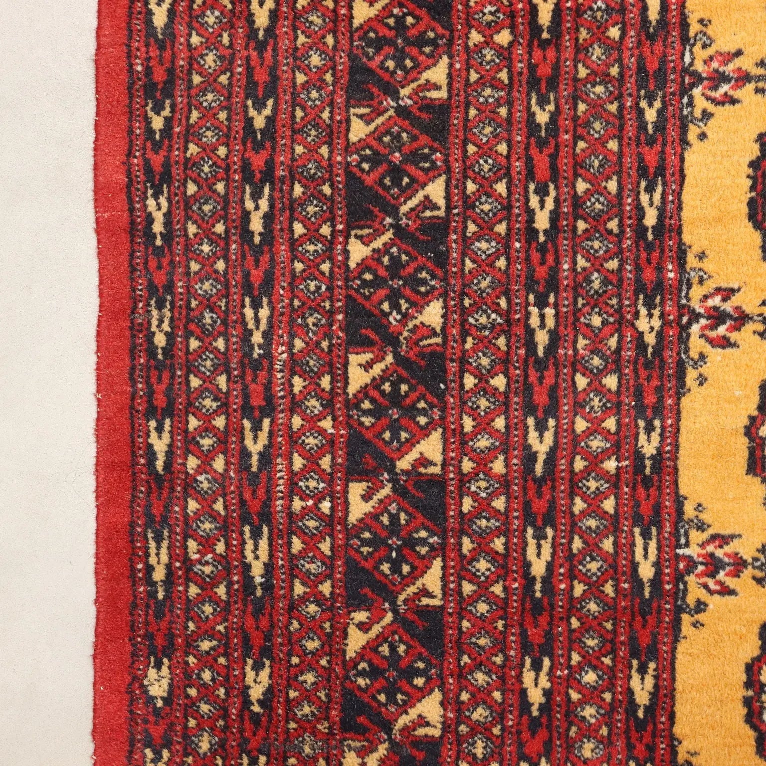 Bukhara Rug in Cotton and Wool - 280 x 187 cm