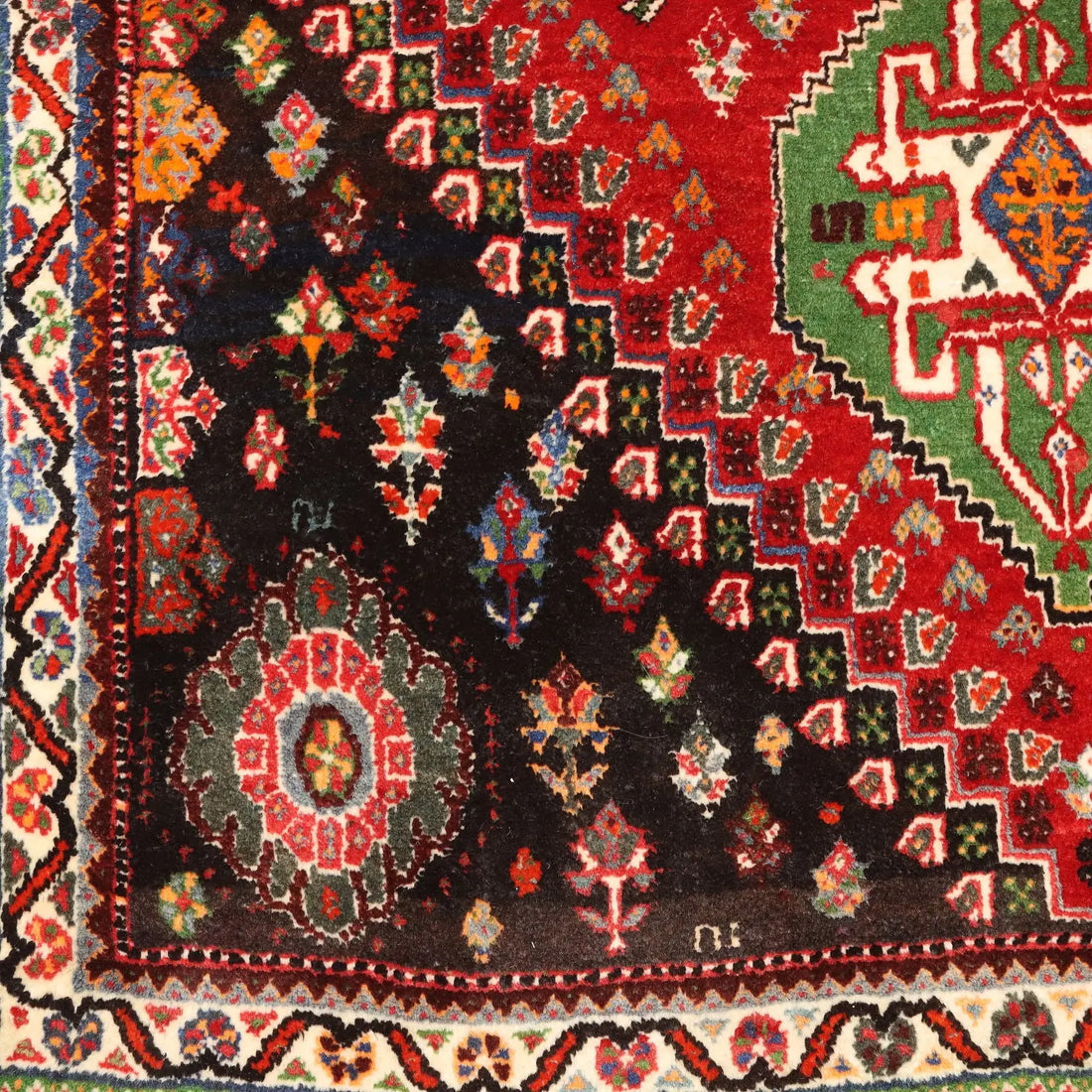 Shiraz Wool Rug 168 x 120 cm
