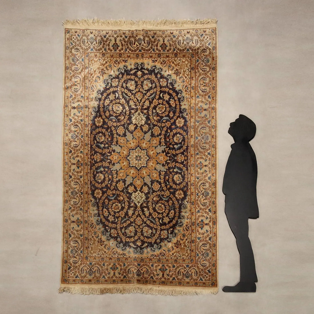 Antique Main Carpet in Cotton and Wool - 
