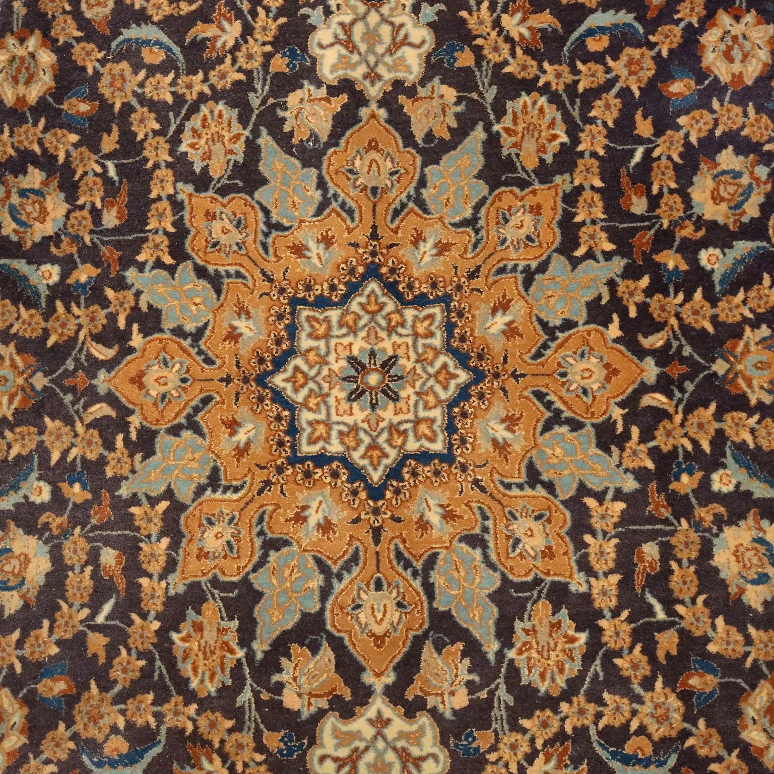 Antique Main Carpet in Cotton and Wool - 