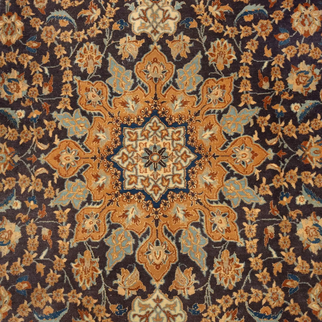 Antique Main Carpet in Cotton and Wool - 