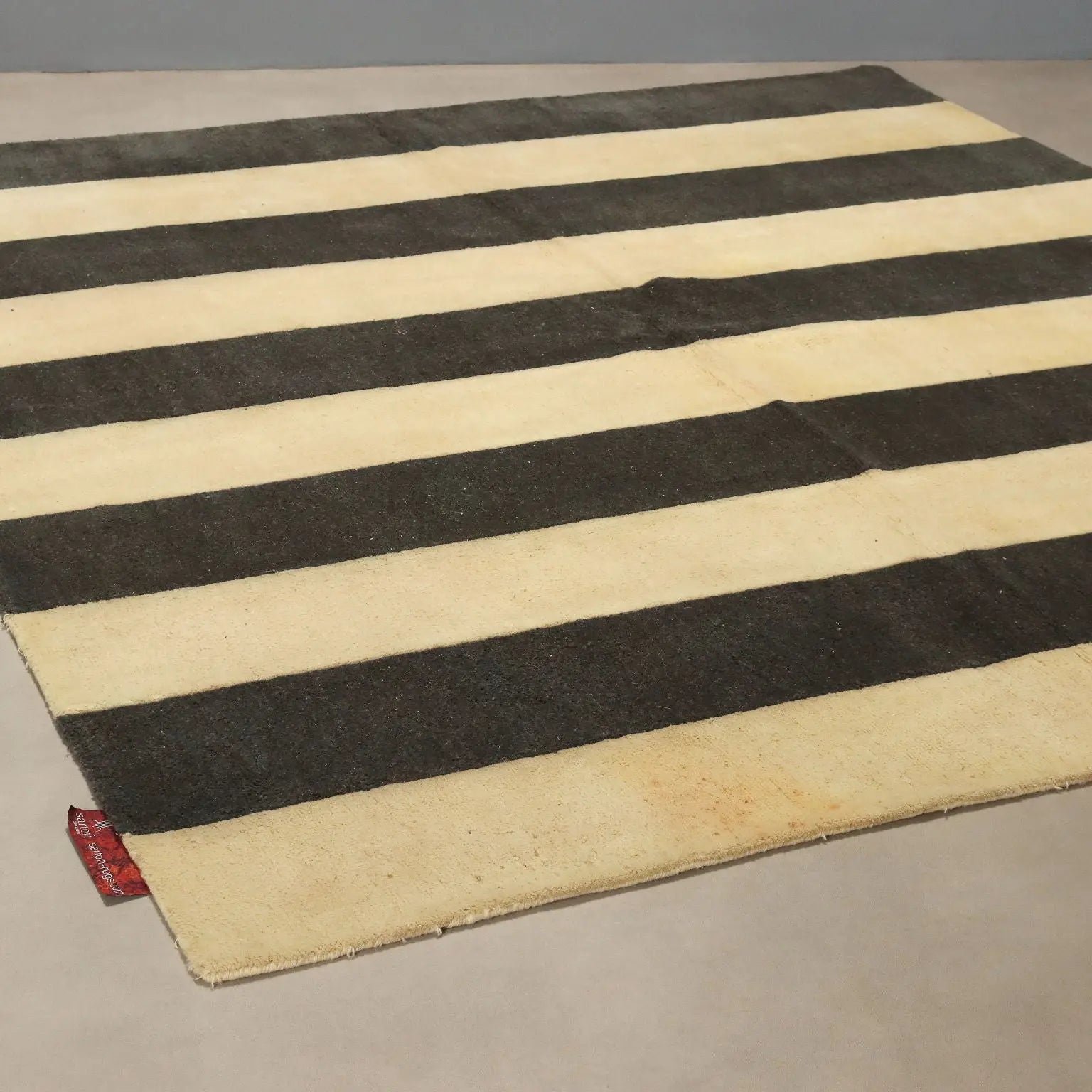 Sartori Burano Carpet Wool Thin Knot Made in India 98 x 94 In