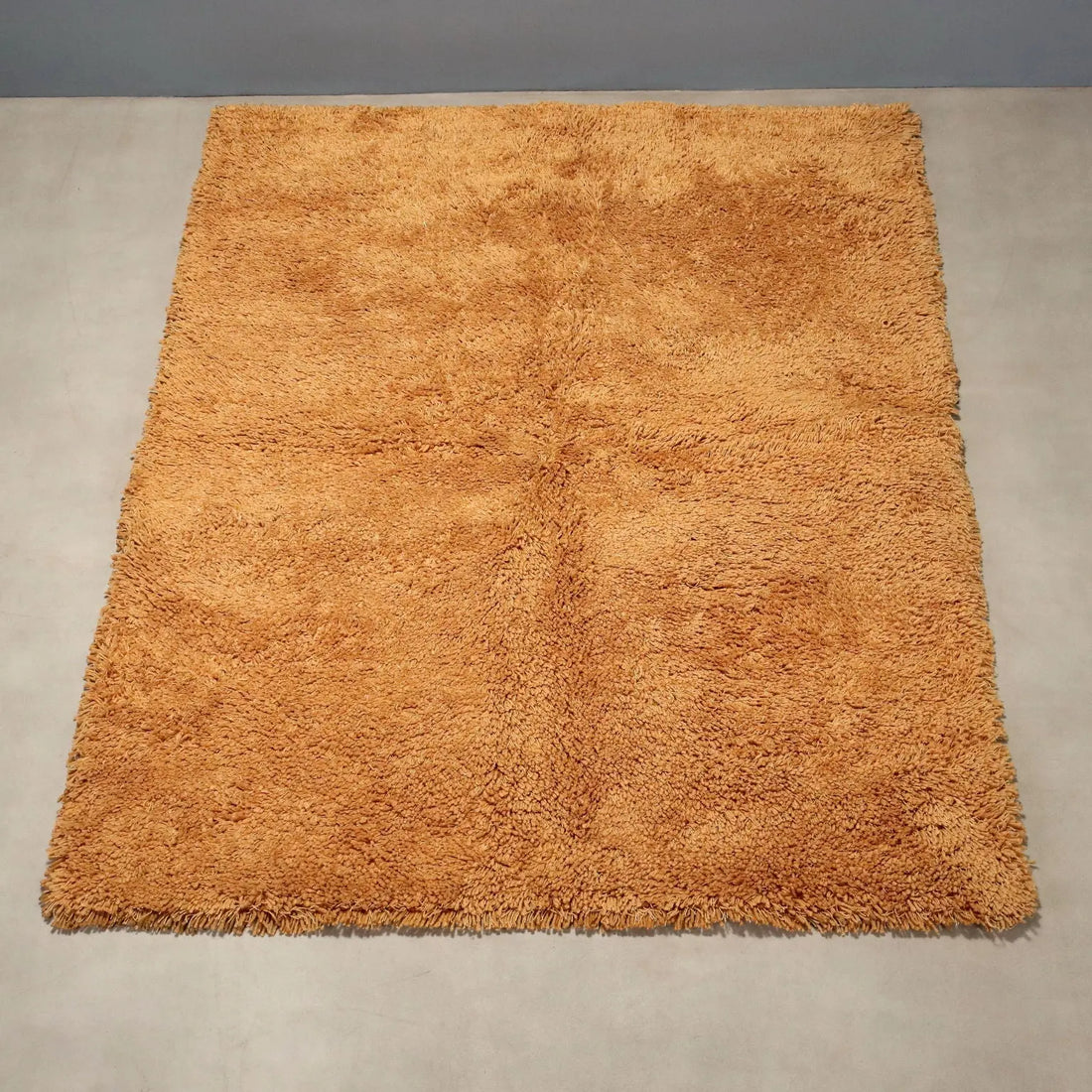 Modern Carpet Wool Heavy Knot Machine Made 90 x 69 In