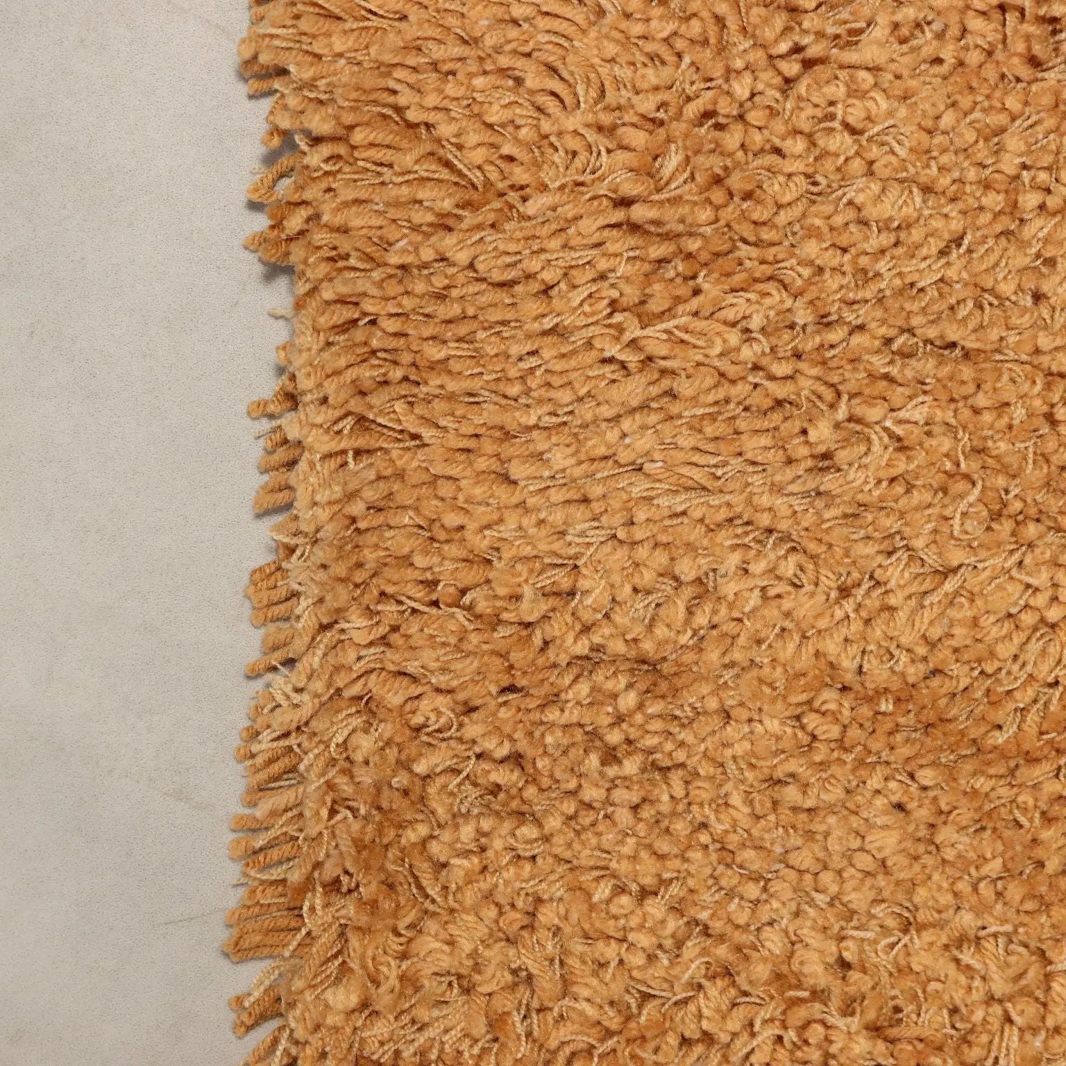 Modern Carpet Wool Heavy Knot Machine Made 90 x 69 In