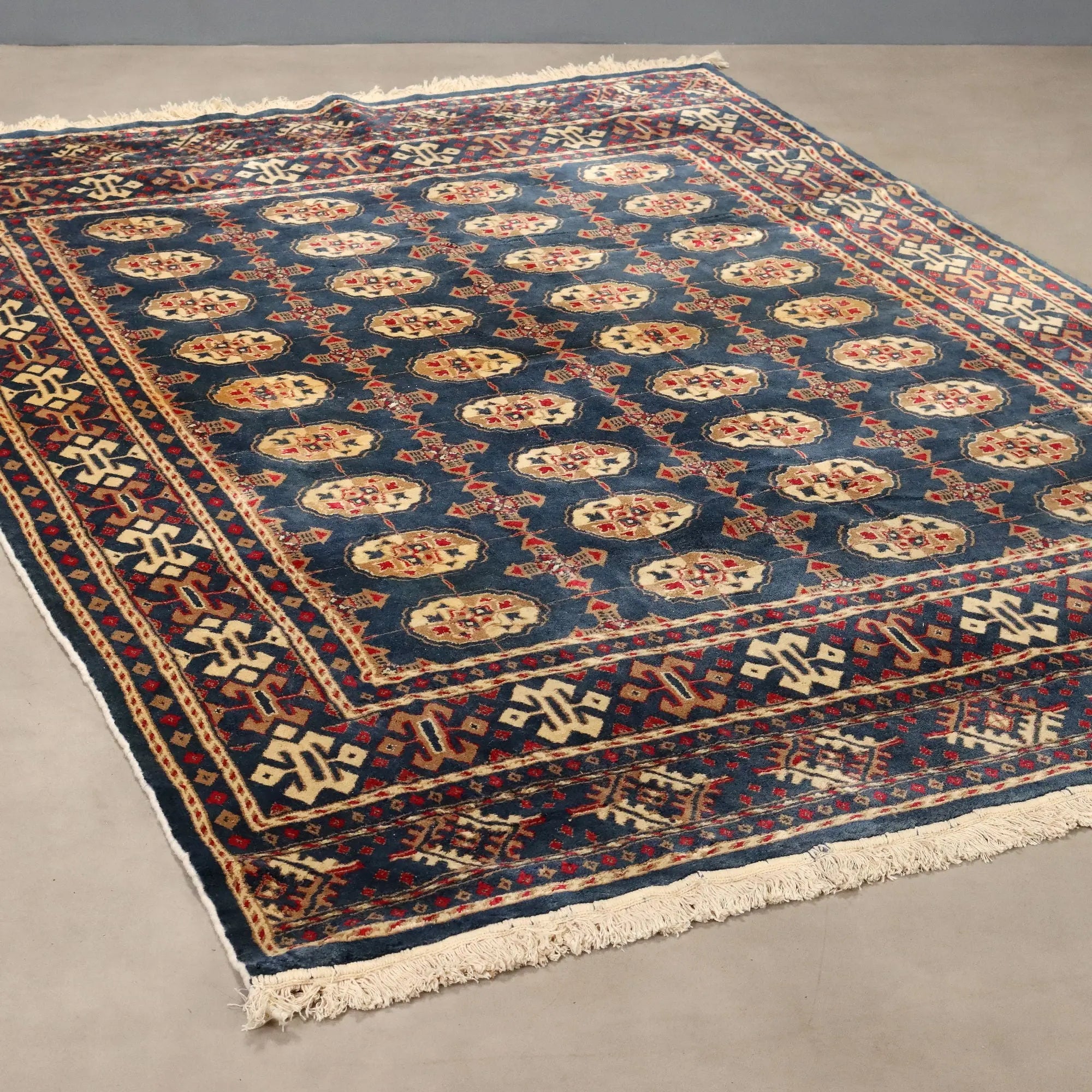 Modern Machine Made Carpet Cotton Thin Knot 104 x 71 In