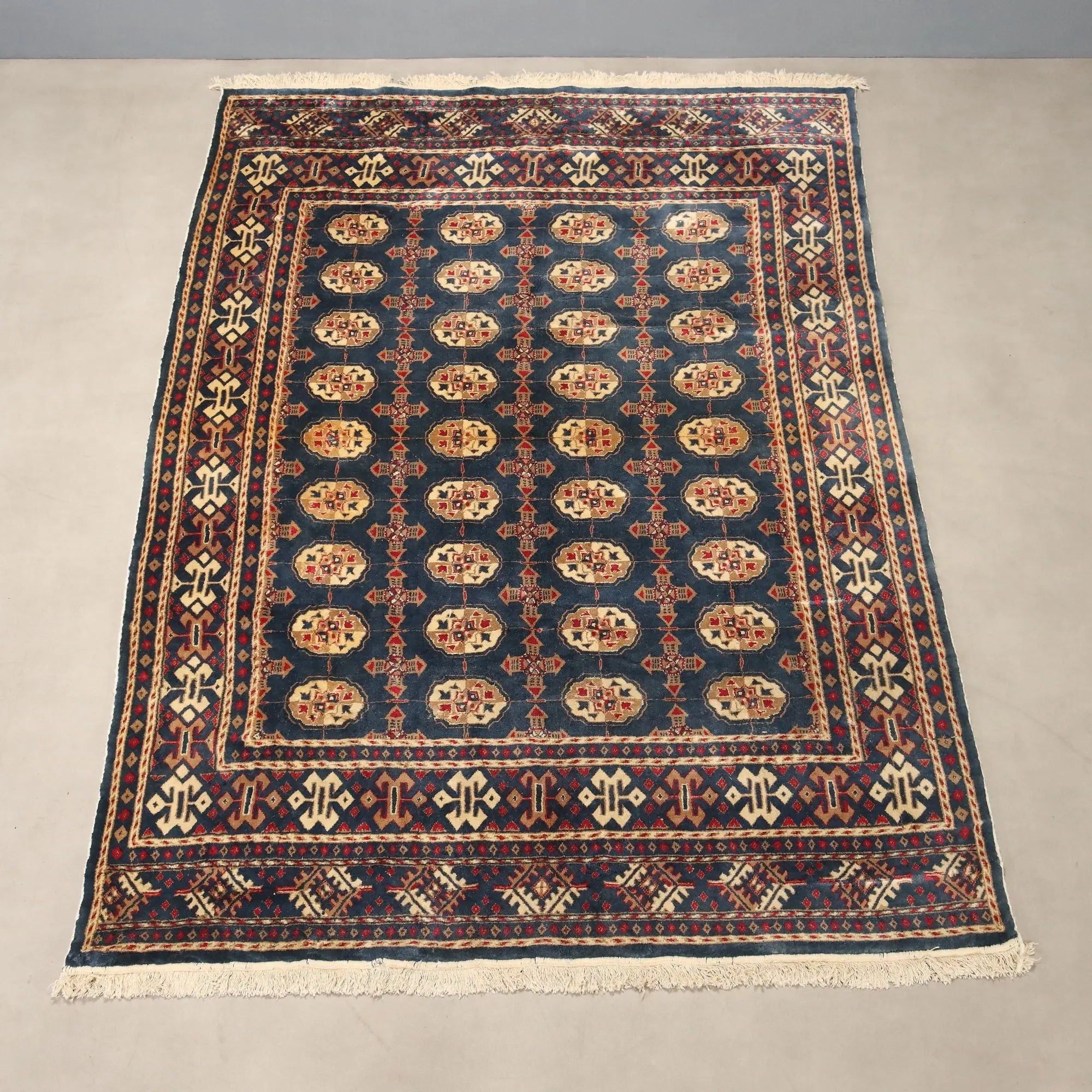 Modern Machine Made Carpet Cotton Thin Knot 104 x 71 In