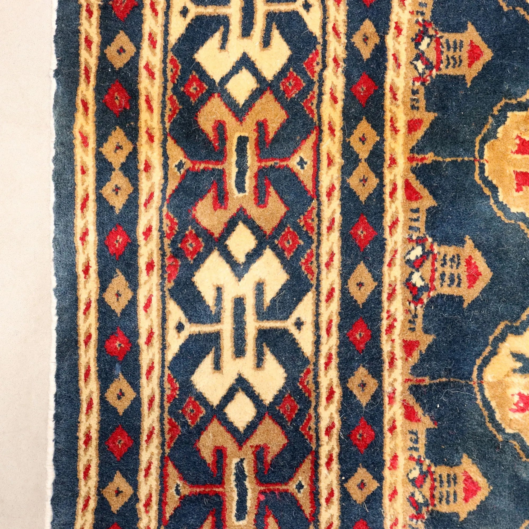 Modern Machine Made Carpet Cotton Thin Knot 104 x 71 In
