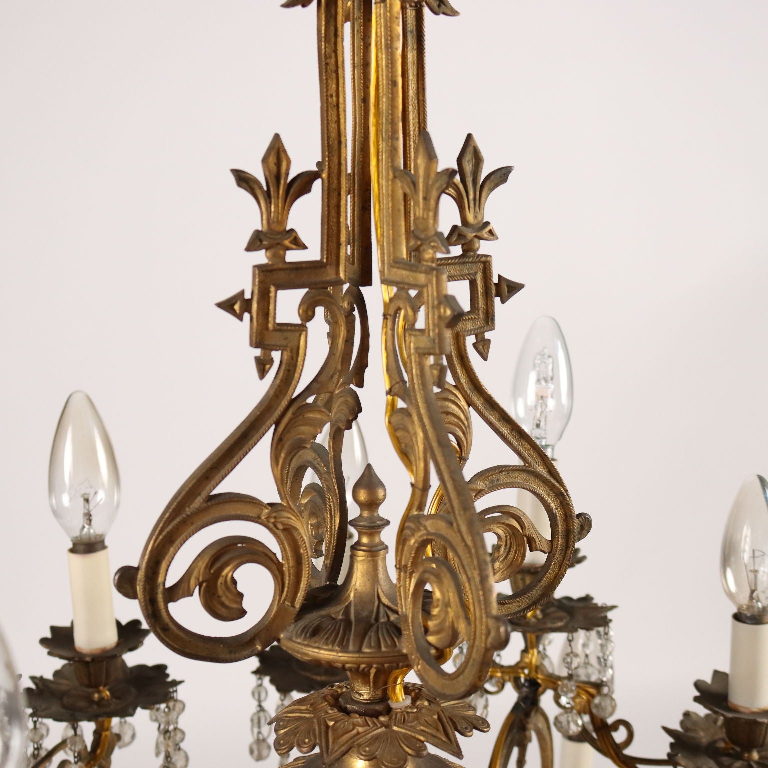 Ancient Neo-Gothic Chandelier Crystal Gilded Bronze XIX Century - Italy Third Quarter 19th Century | Antiques  Lighting