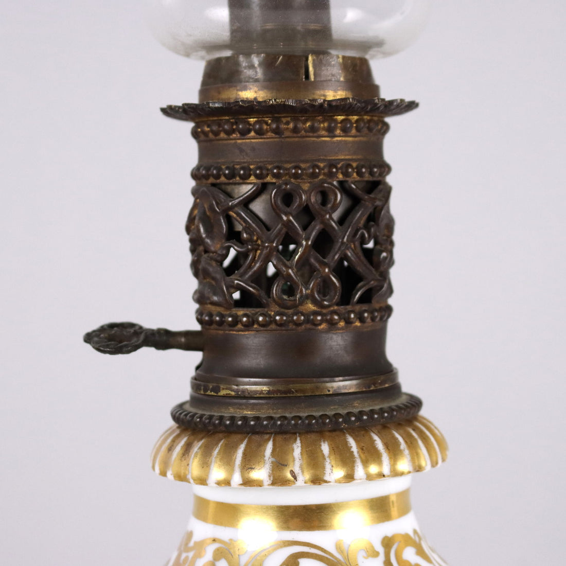 Oil Lamp Ceramic Europe XIX Century - Europe XIX Century | Antiques  Lighting