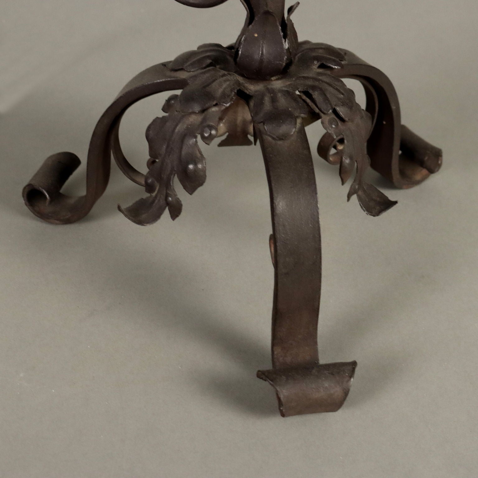 Antique Neo-Renaissance Style Table Lamp Iron XX Century - Italy, Early XX Century | Antiques  Lighting