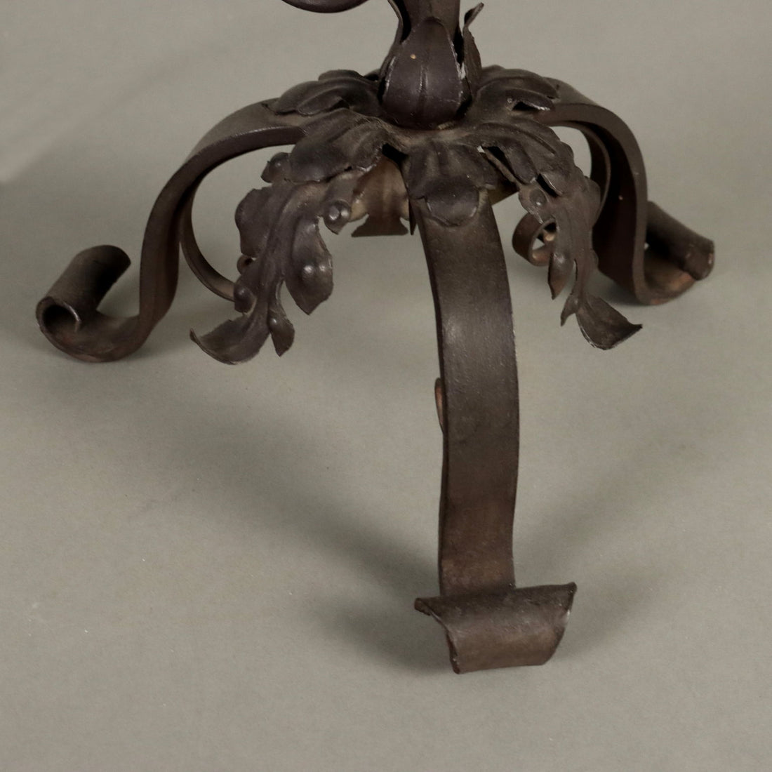 Antique Neo-Renaissance Style Table Lamp Iron XX Century - Italy, Early XX Century | Antiques  Lighting