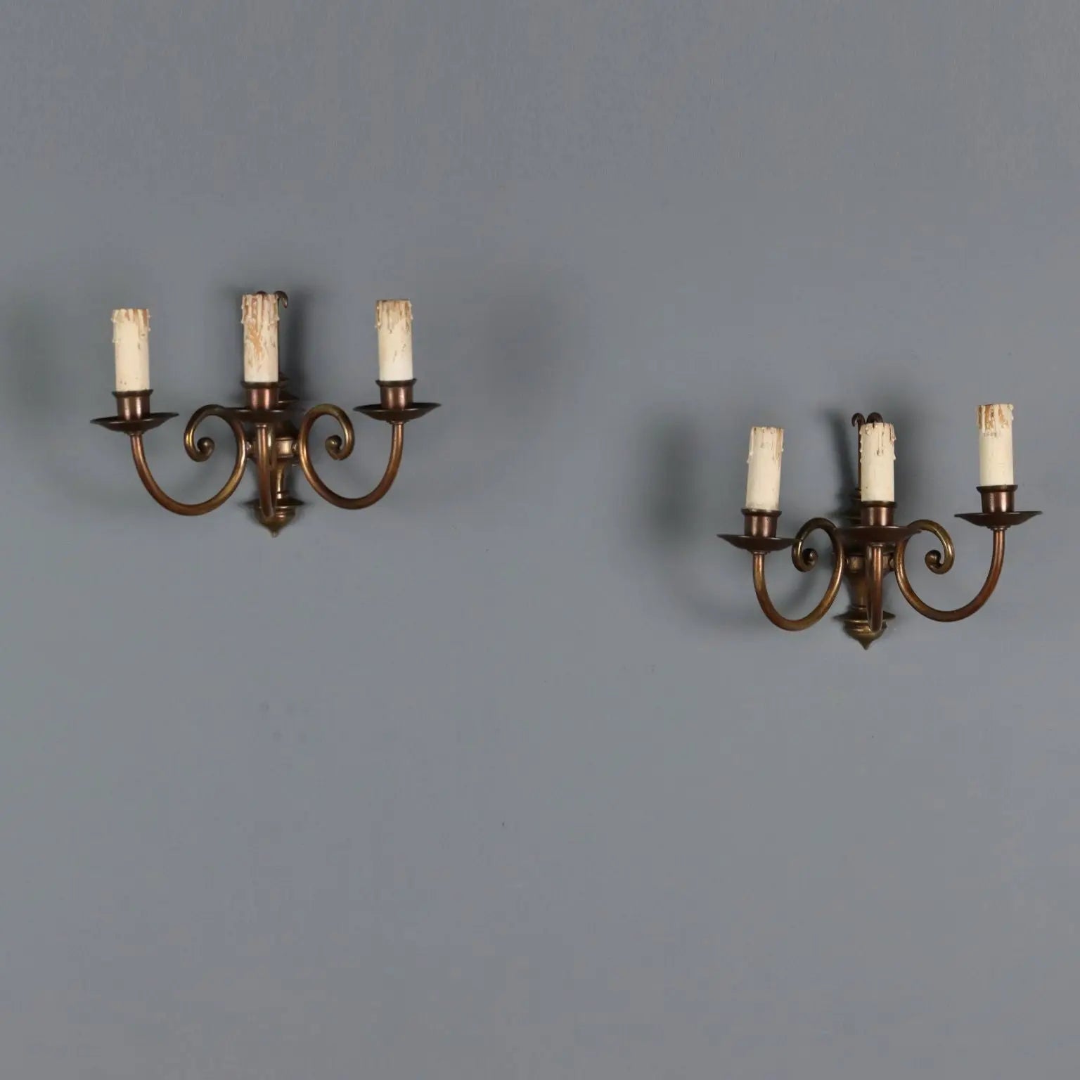 Pair of Gilt Bronze Wall Sconces - Italy, 20th Century