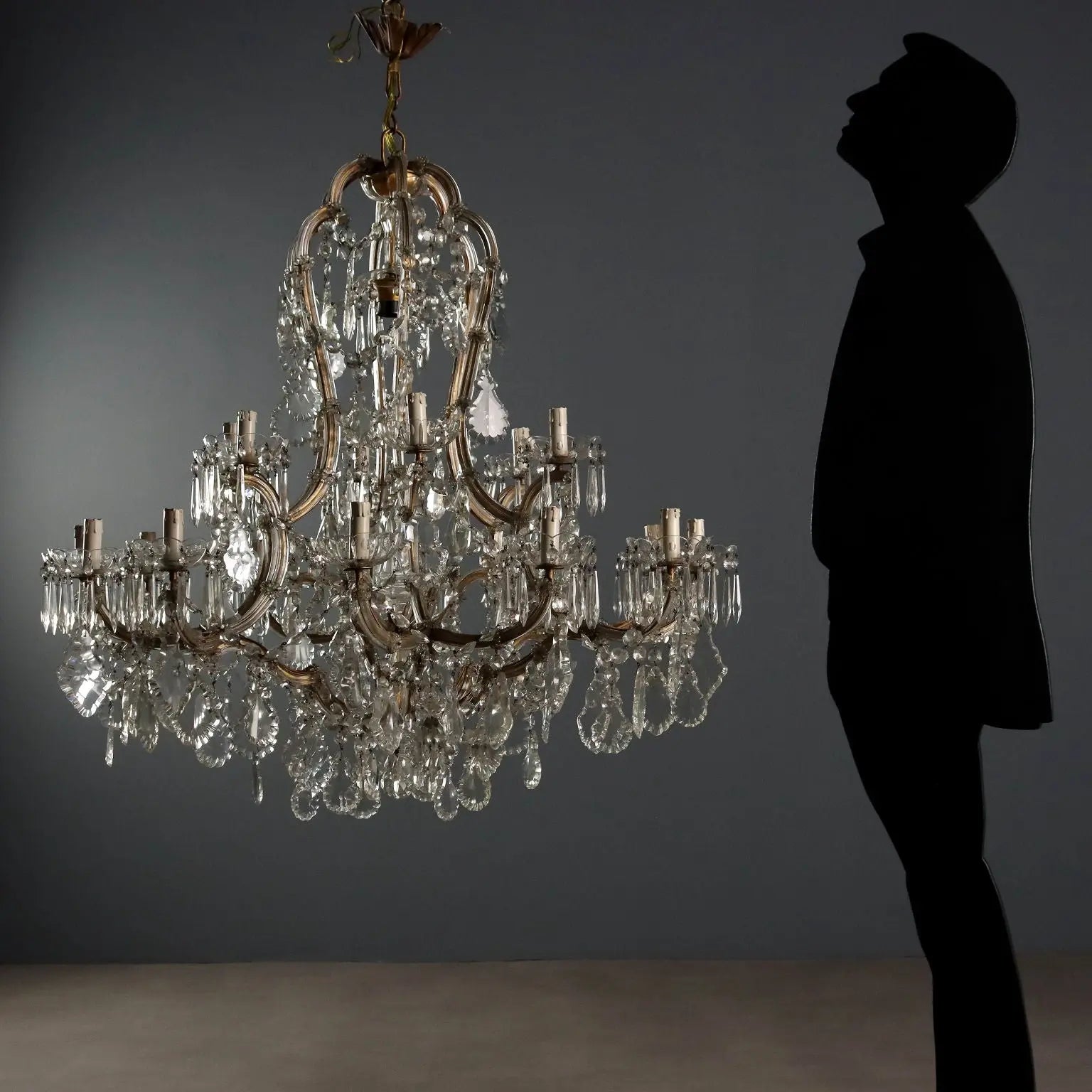 Maria Theresa Chandelier with 18 Lights - 19th Century