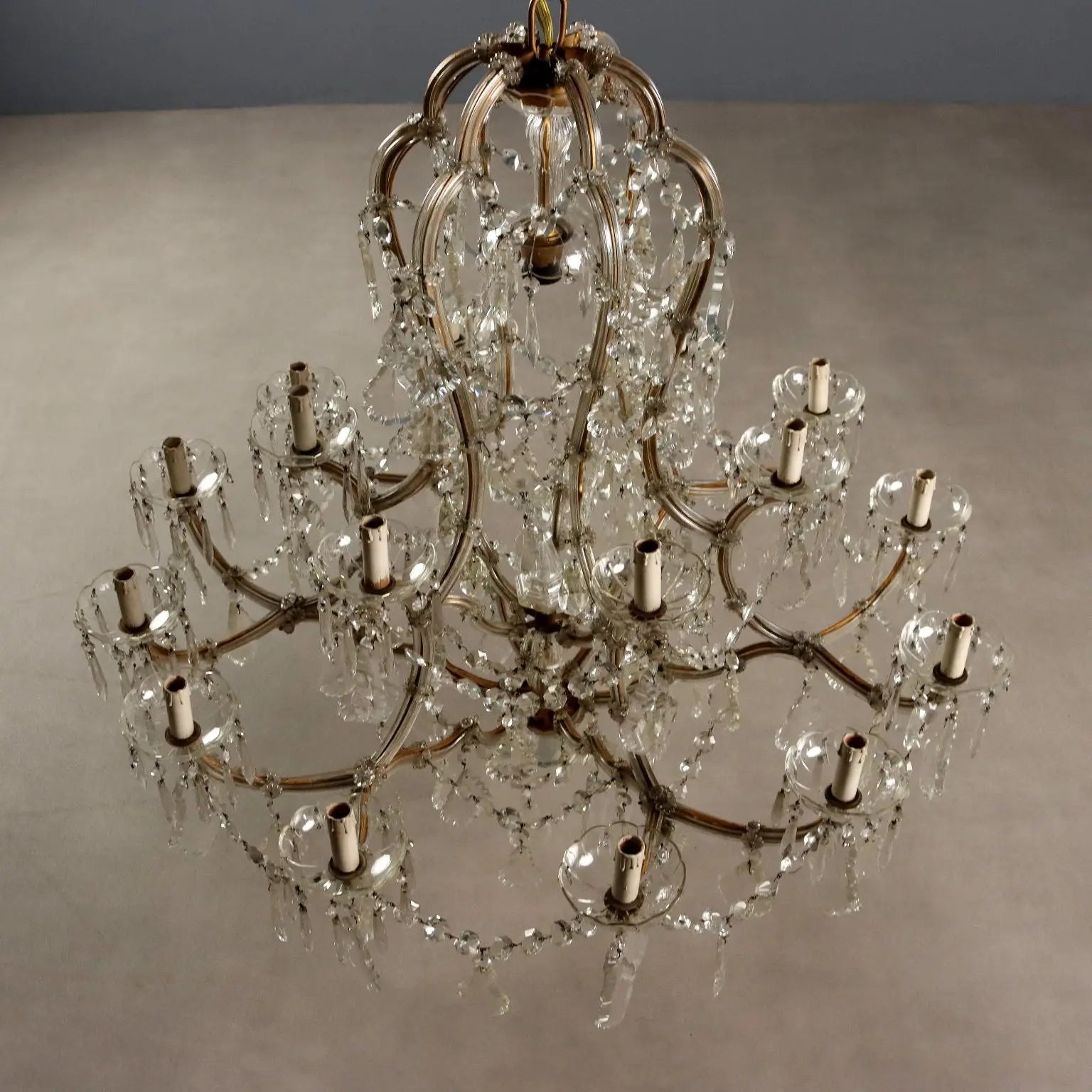 Maria Theresa Chandelier with 18 Lights - 19th Century