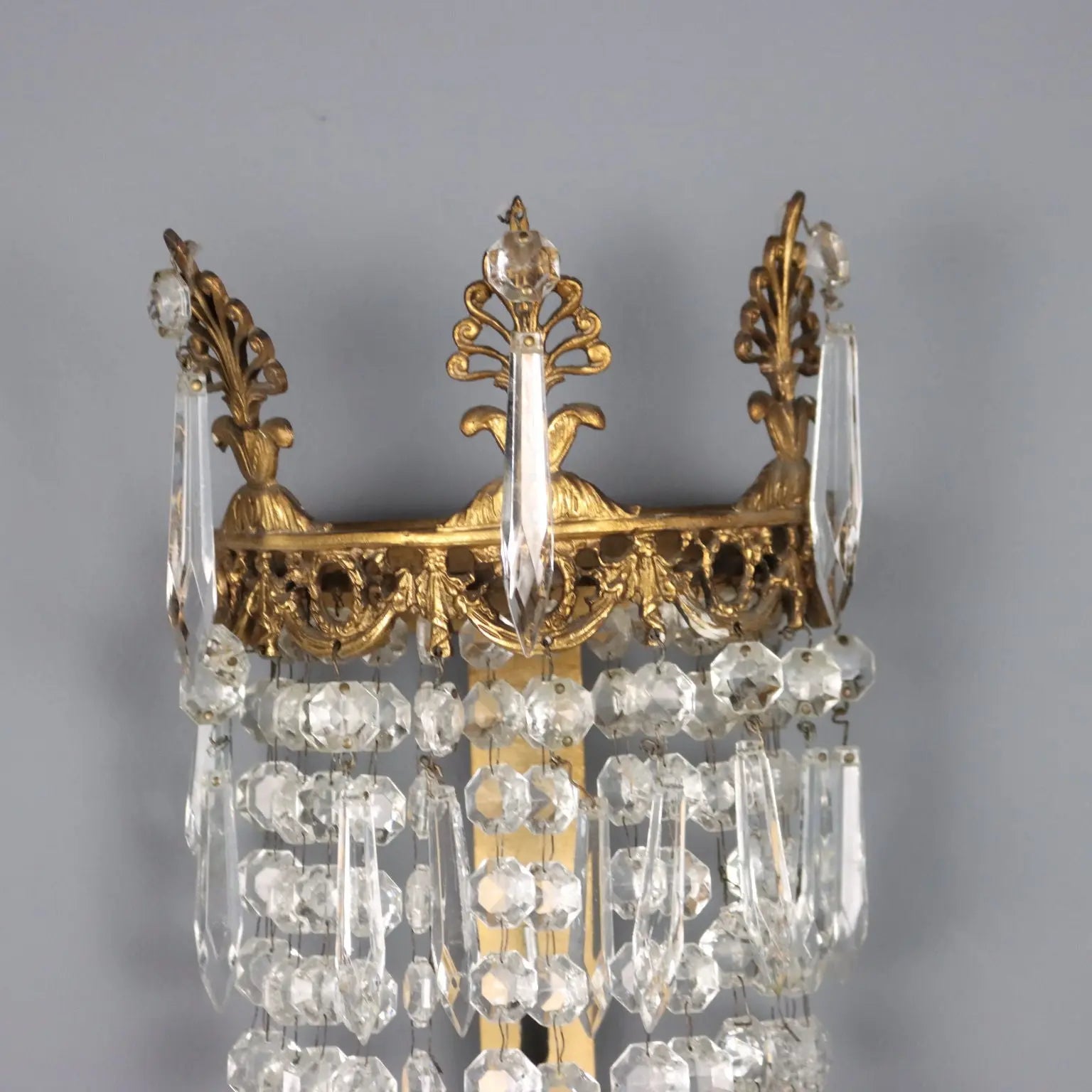 Antique Wall Lamps Gilded Bronze Neoclassical Motifs XX Century - Italy, Early XX Century | Antiques | Lighting