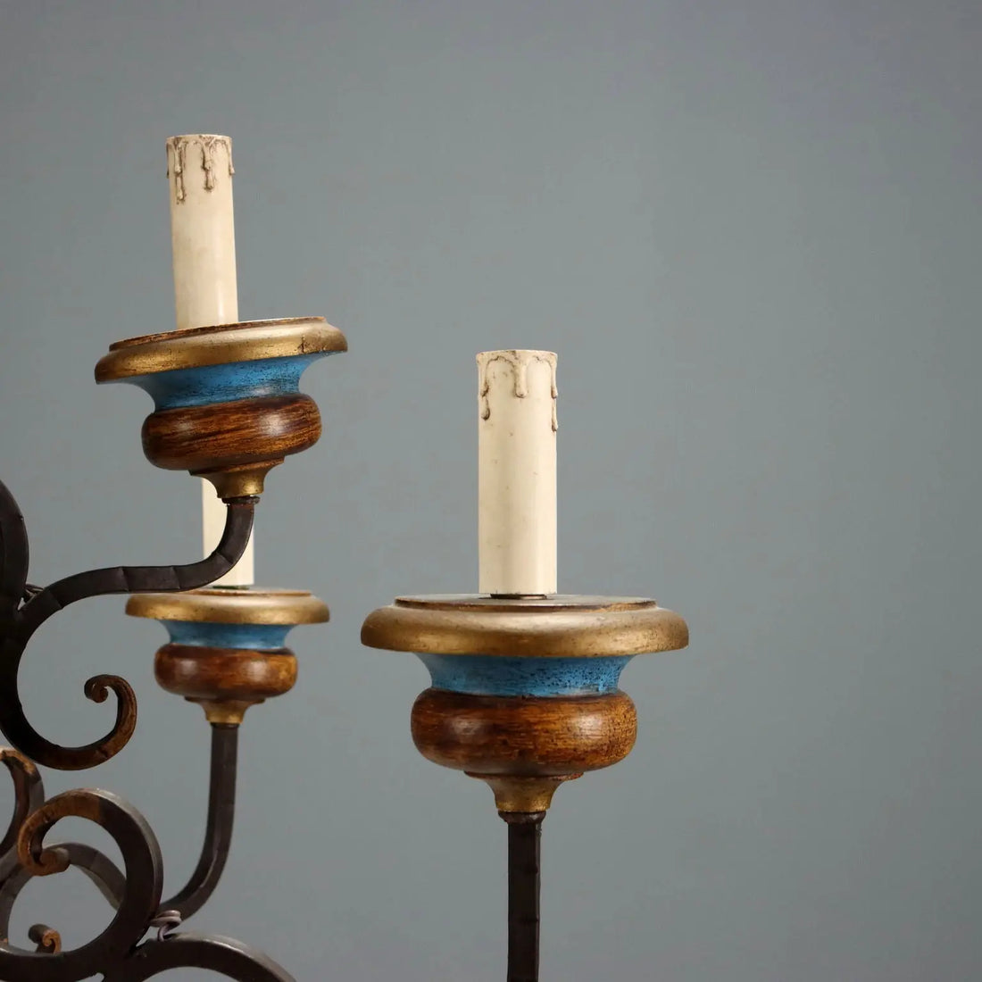 Antique Chandelier Wood Brass 9 Lights Italy XX Century