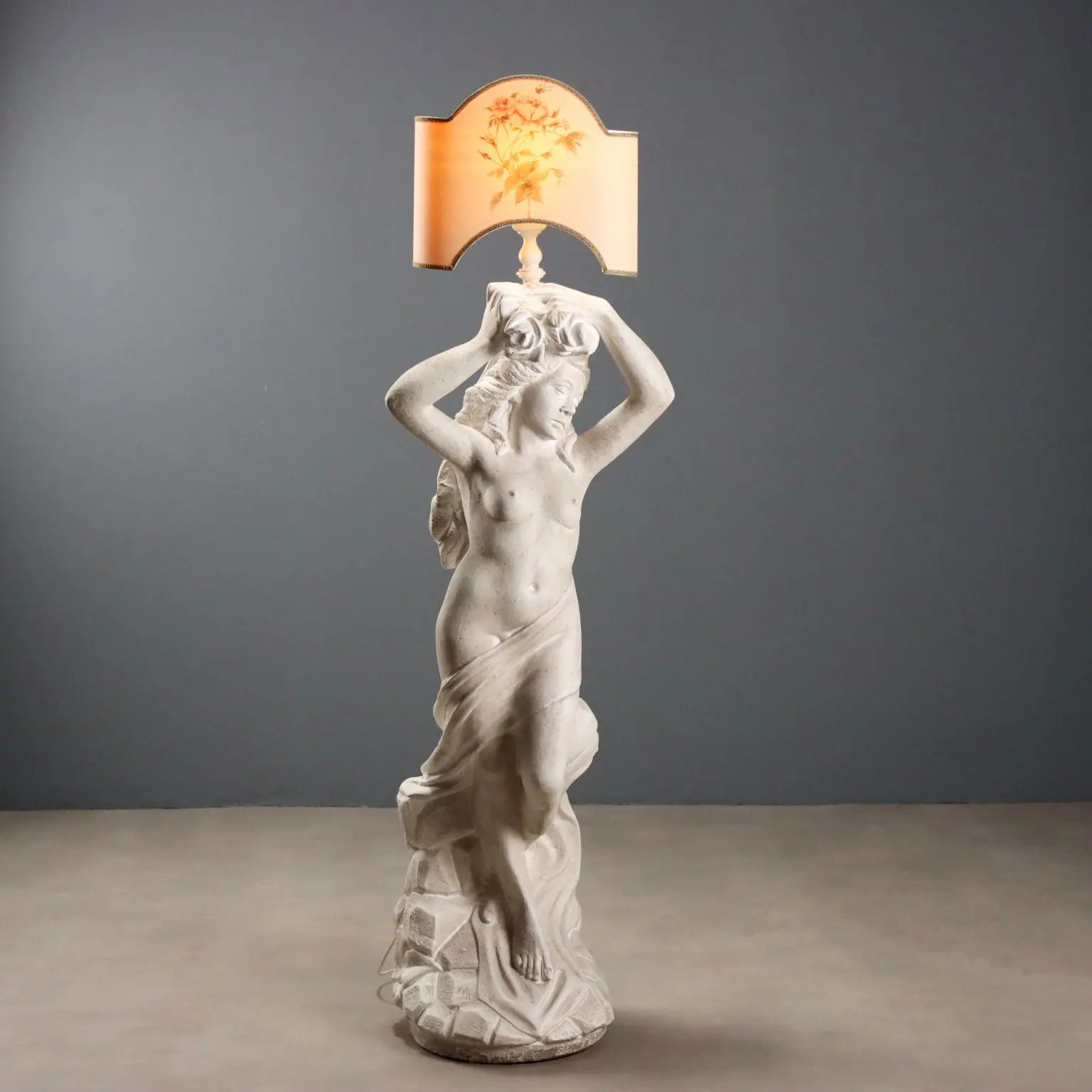 Floor Lamp with Cement Nereid '900