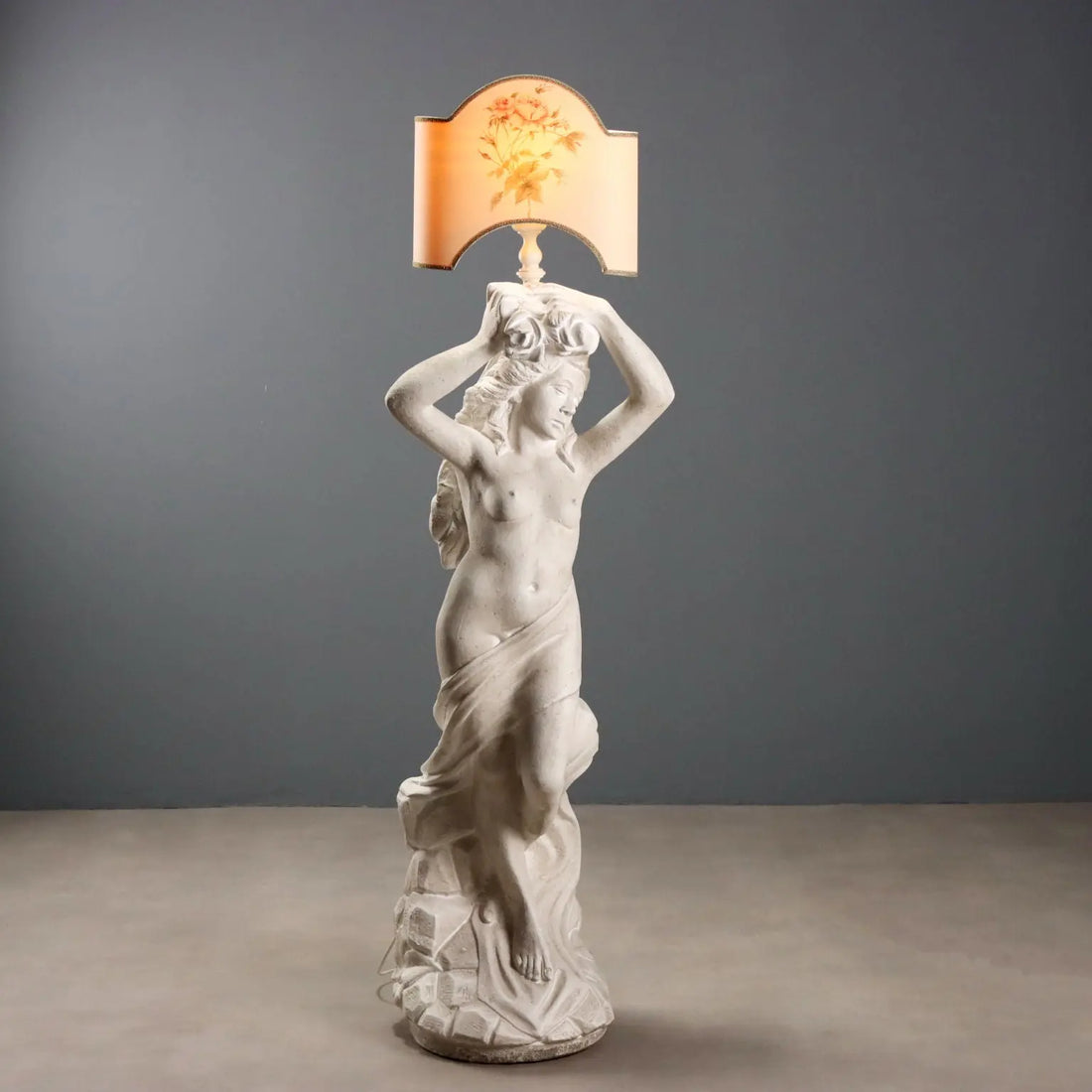 Floor Lamp with Cement Nereid '900