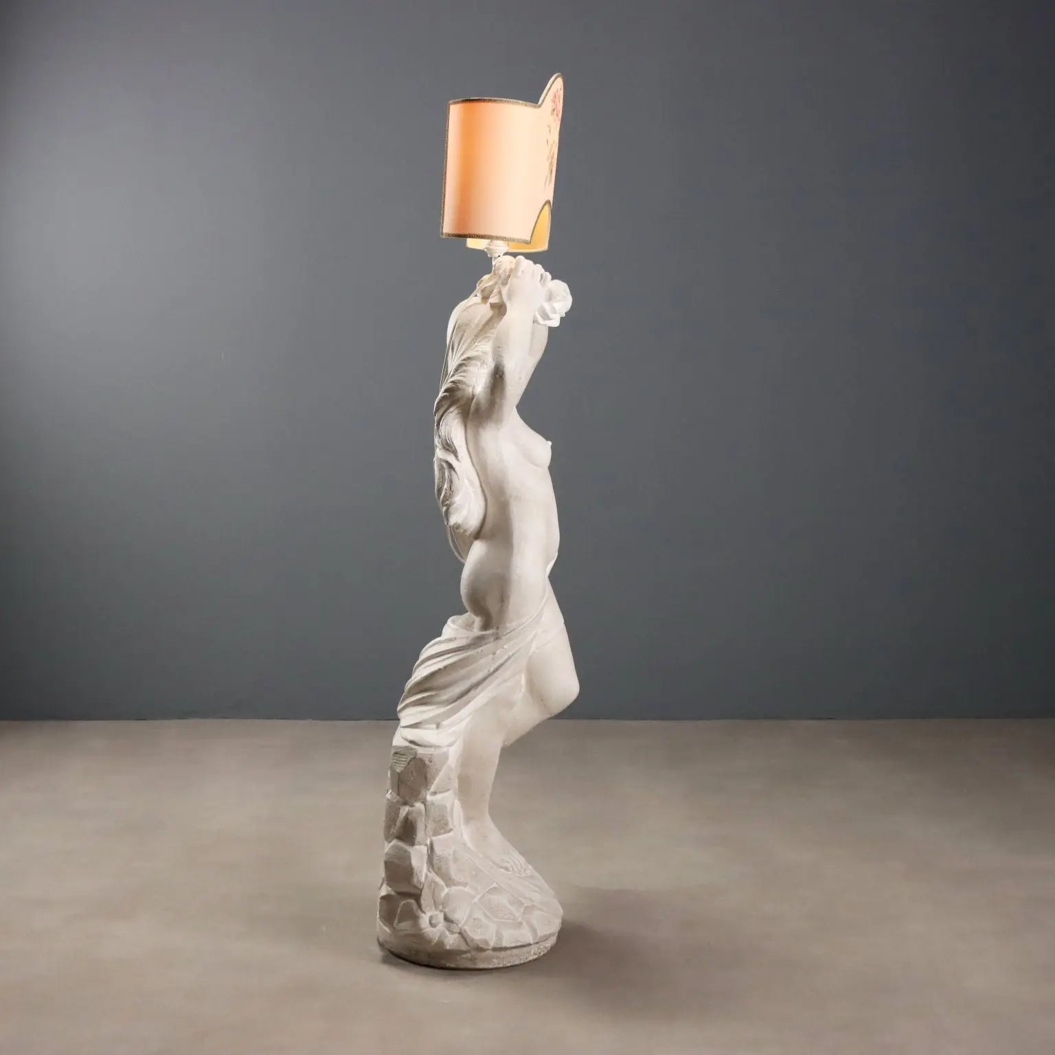 Floor Lamp with Cement Nereid '900