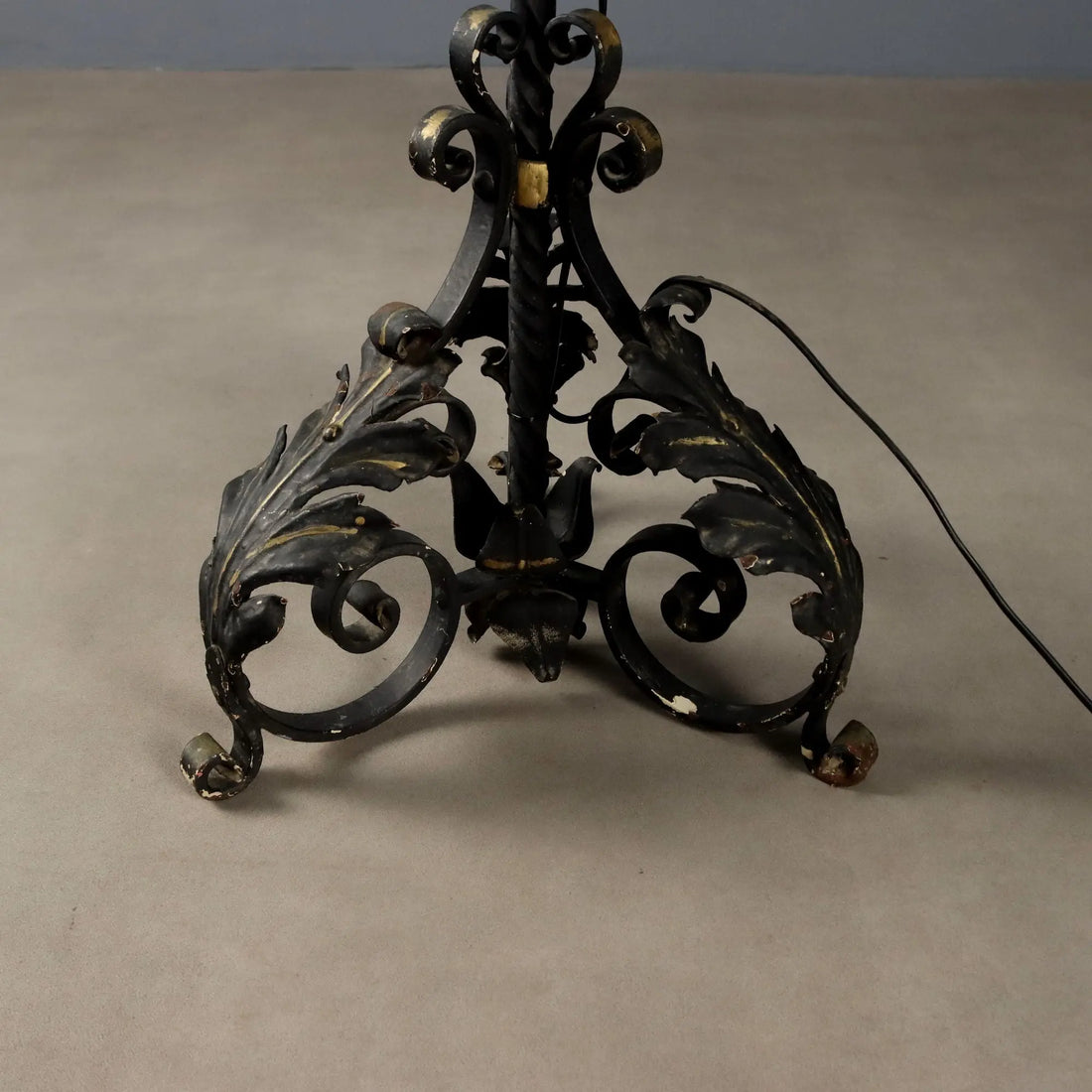 Antique Floor Lamp Iron Decorations Italy XIX Century