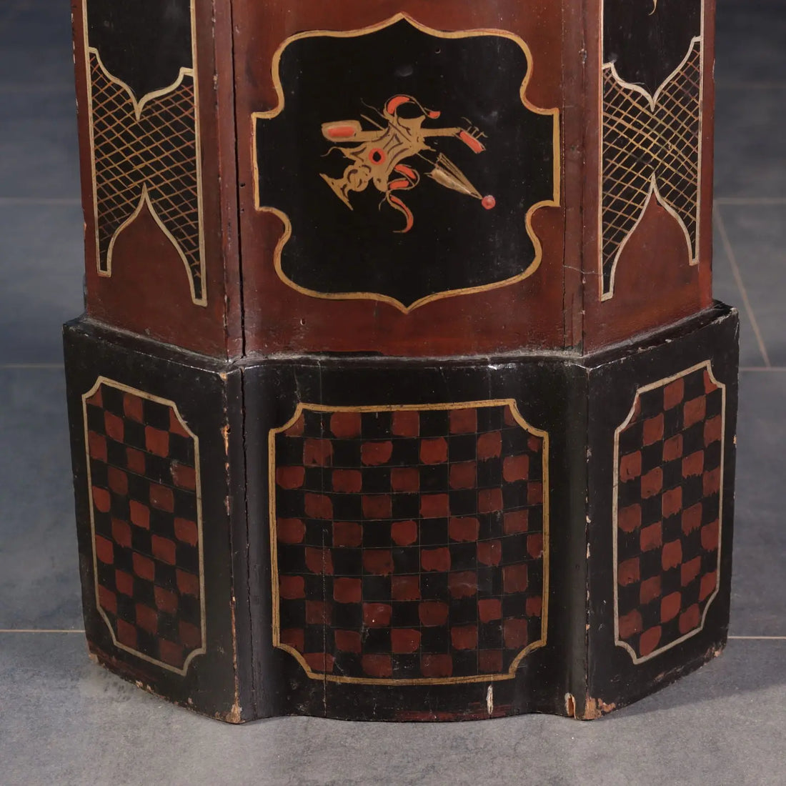 Pair of Chinoiserie Style Columns - Lacquered Wood