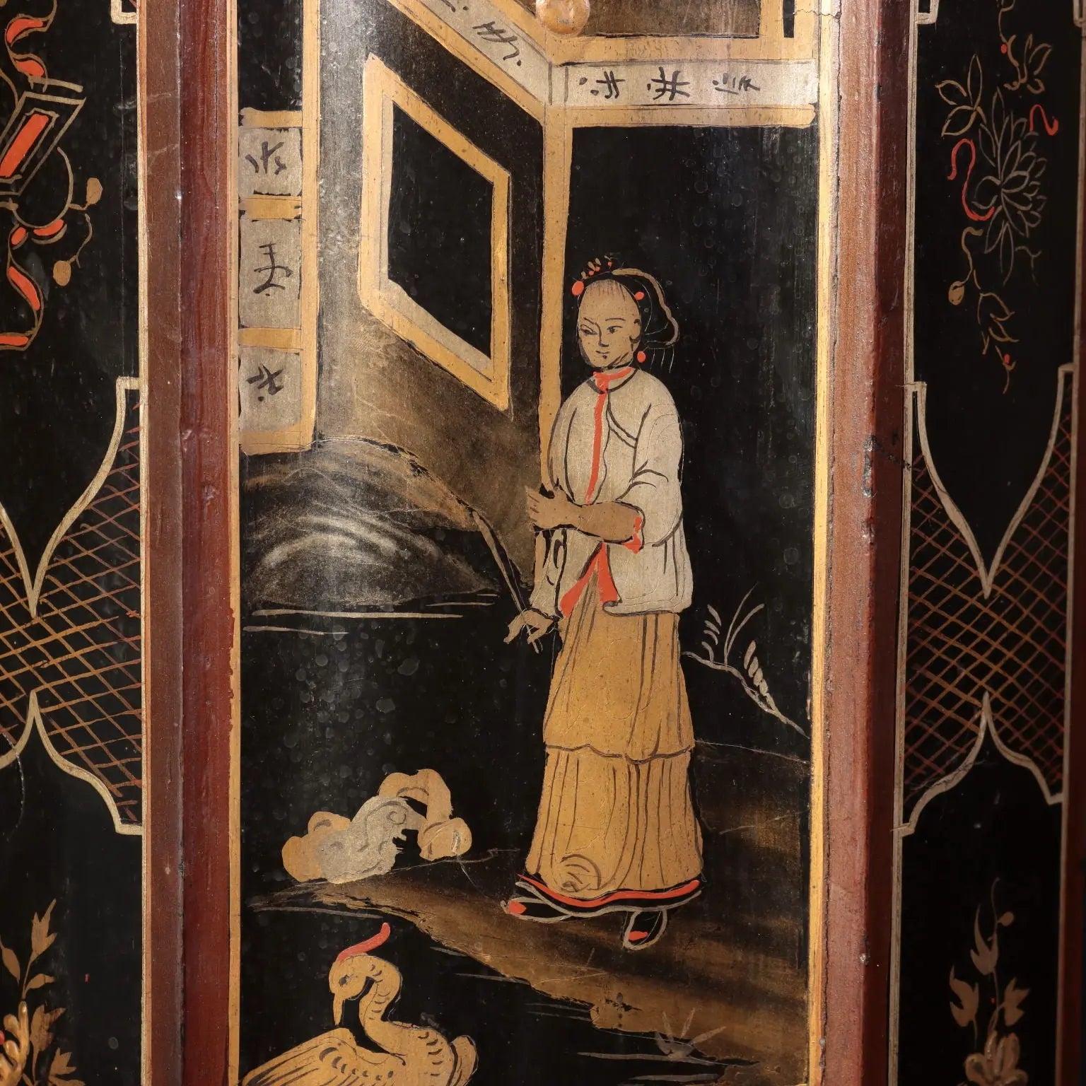 Pair of Chinoiserie Style Columns - Lacquered Wood