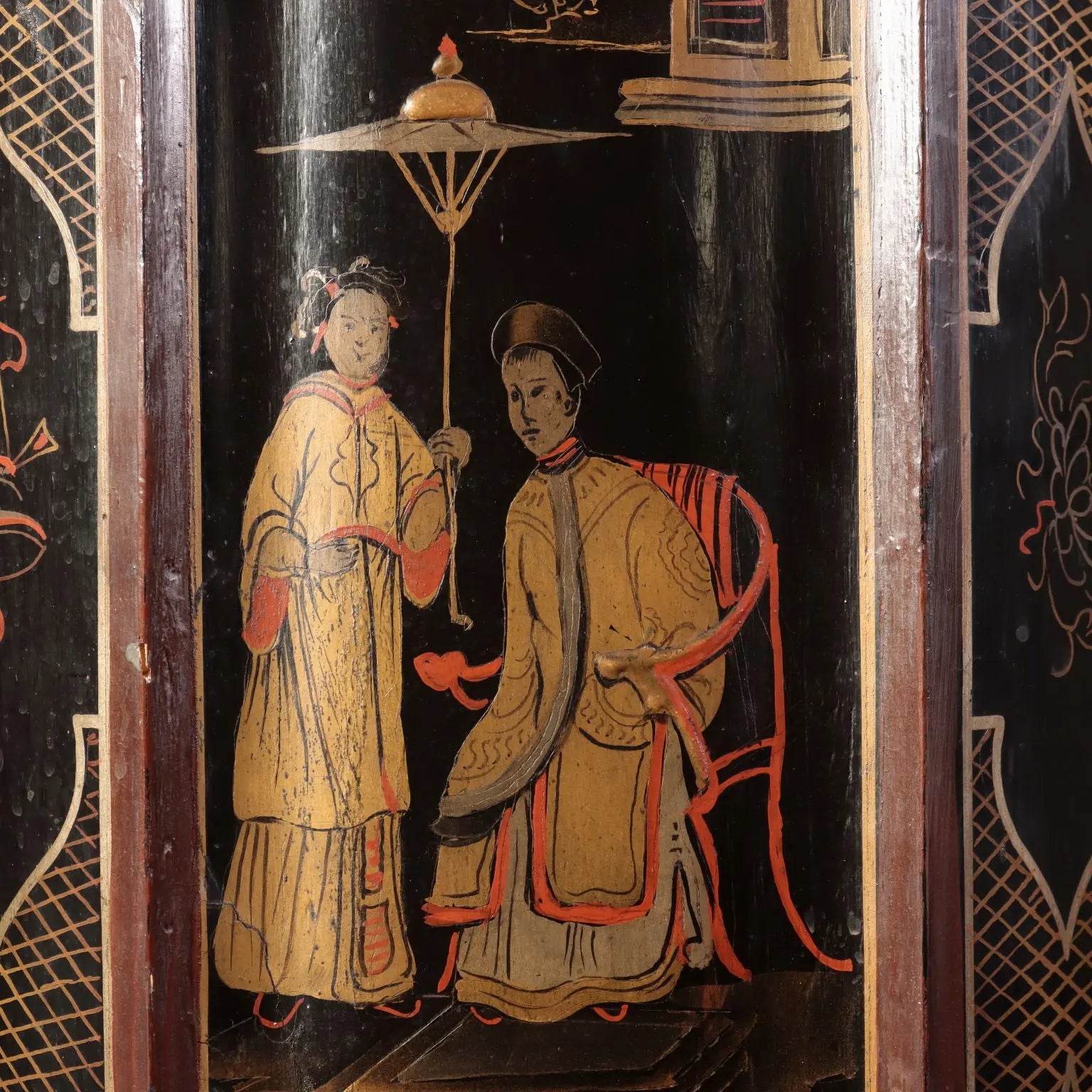 Pair of Chinoiserie Style Columns - Lacquered Wood