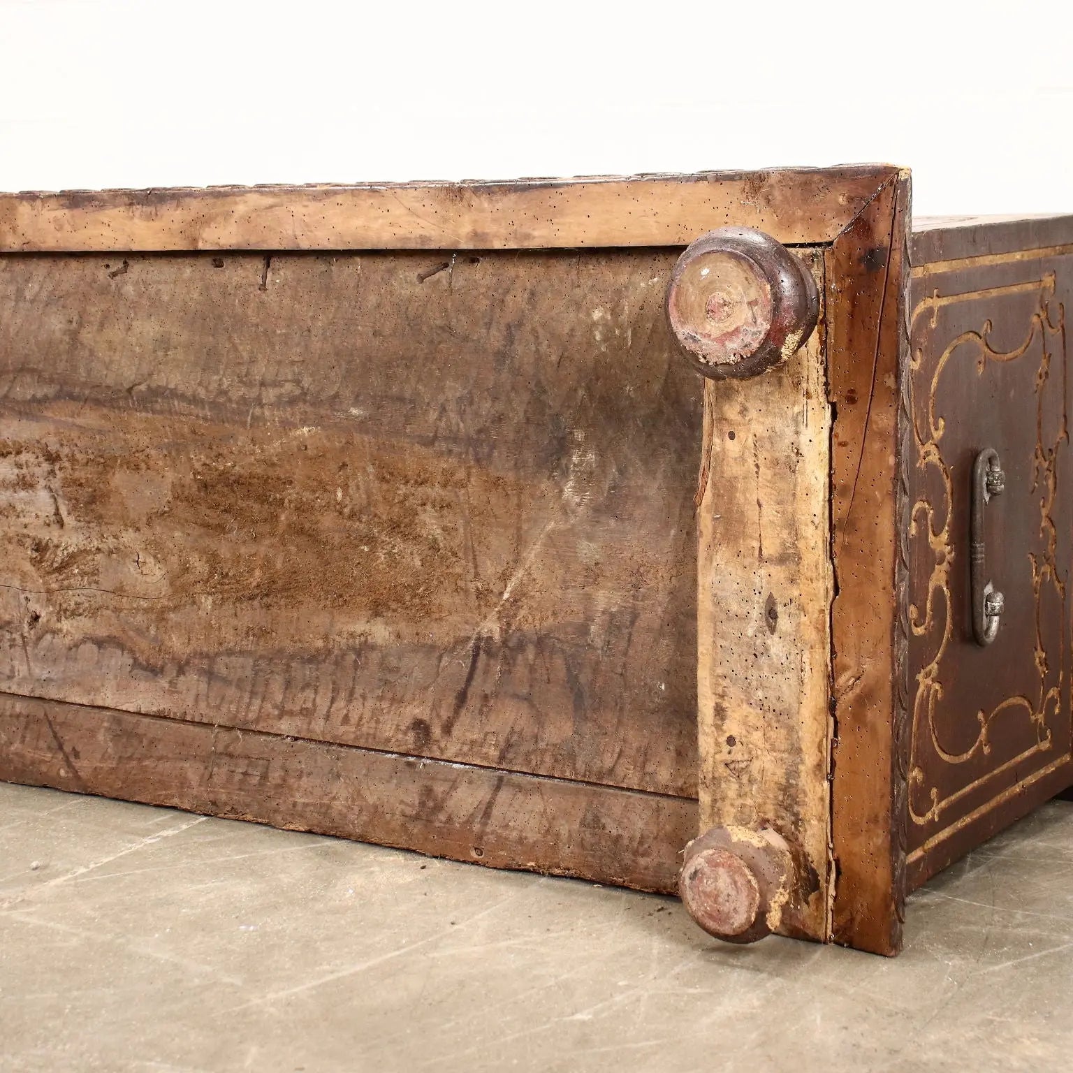 Piedmontese Chest with Beaded Frame and Stucco Inlays XVIII Century