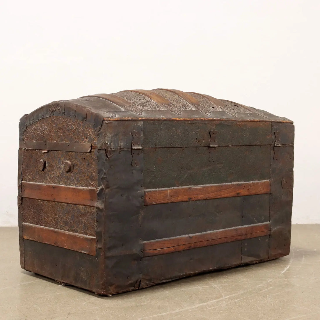 Antique Neo-Renaissance Chest Art Nouveau Details Oak '800 - Italy, Late XIX Century | Antiques | Other Furniture