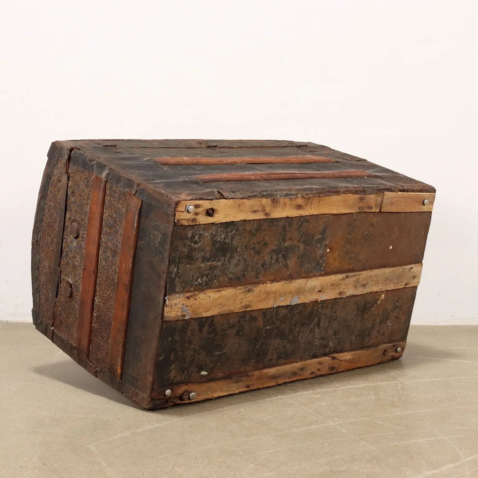 Antique Neo-Renaissance Chest Art Nouveau Details Oak '800 - Italy, Late XIX Century | Antiques | Other Furniture