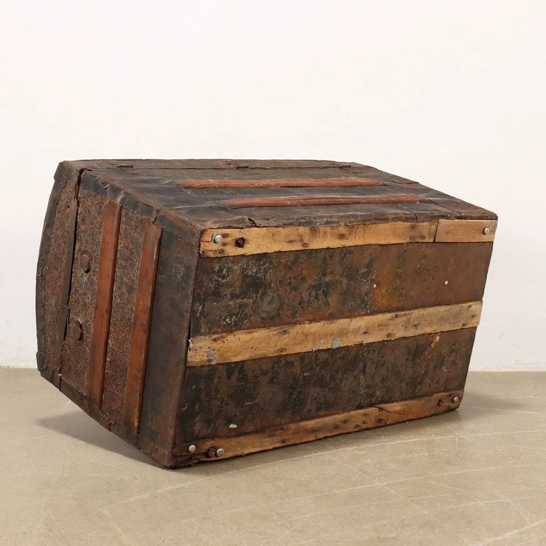 Antique Neo-Renaissance Chest Art Nouveau Details Oak '800 - Italy, Late XIX Century | Antiques | Other Furniture