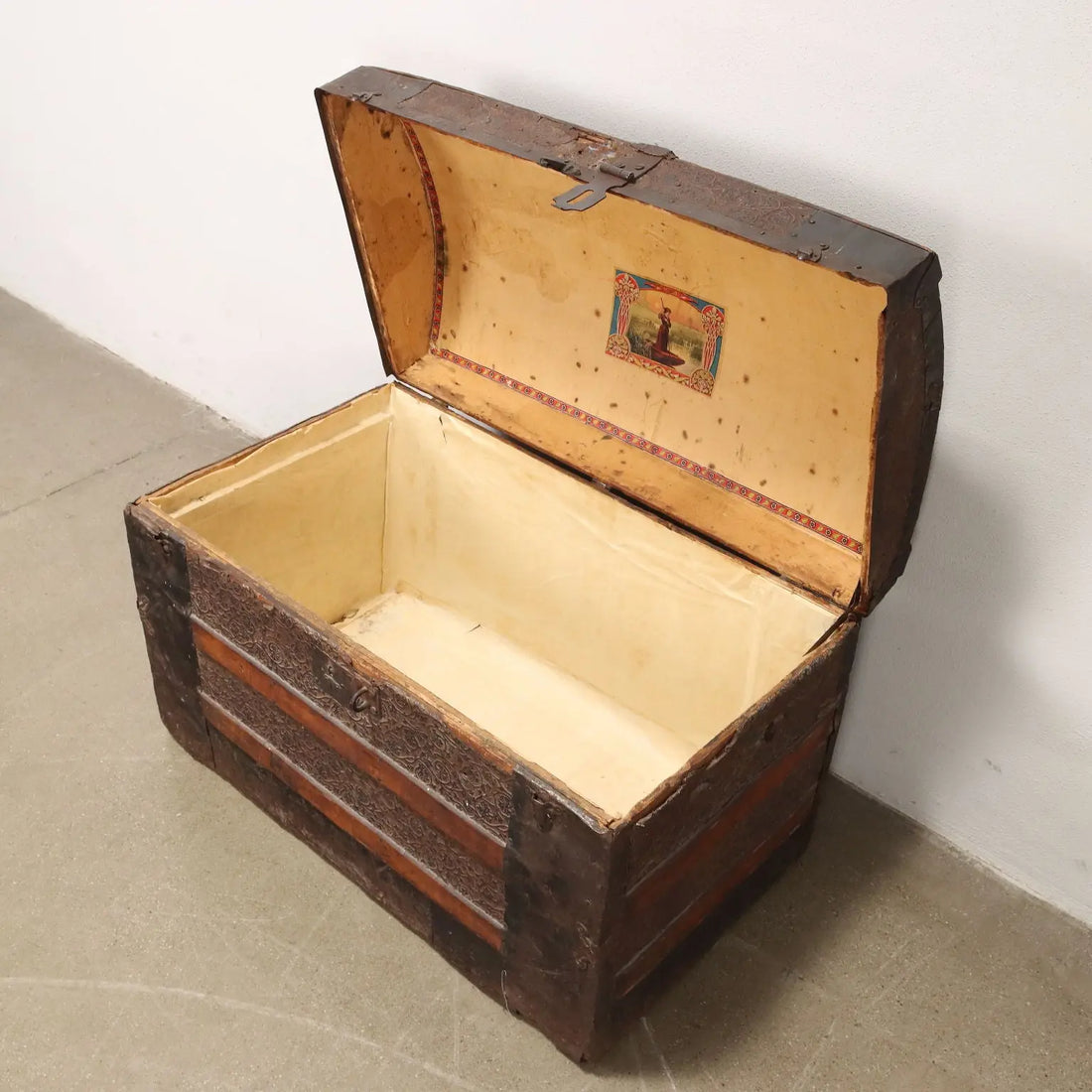 Antique Neo-Renaissance Chest Art Nouveau Details Oak '800 - Italy, Late XIX Century | Antiques | Other Furniture