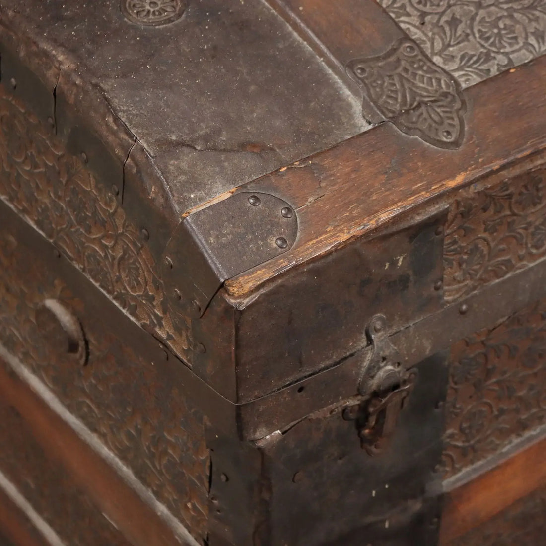 Antique Neo-Renaissance Chest Art Nouveau Details Oak '800 - Italy, Late XIX Century | Antiques | Other Furniture