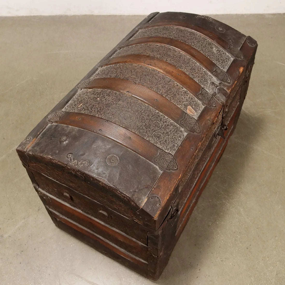 Antique Neo-Renaissance Chest Art Nouveau Details Oak '800 - Italy, Late XIX Century | Antiques | Other Furniture