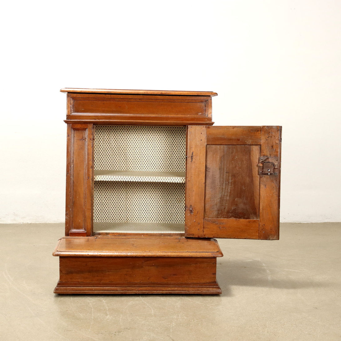  | Antiques  Other Furniture