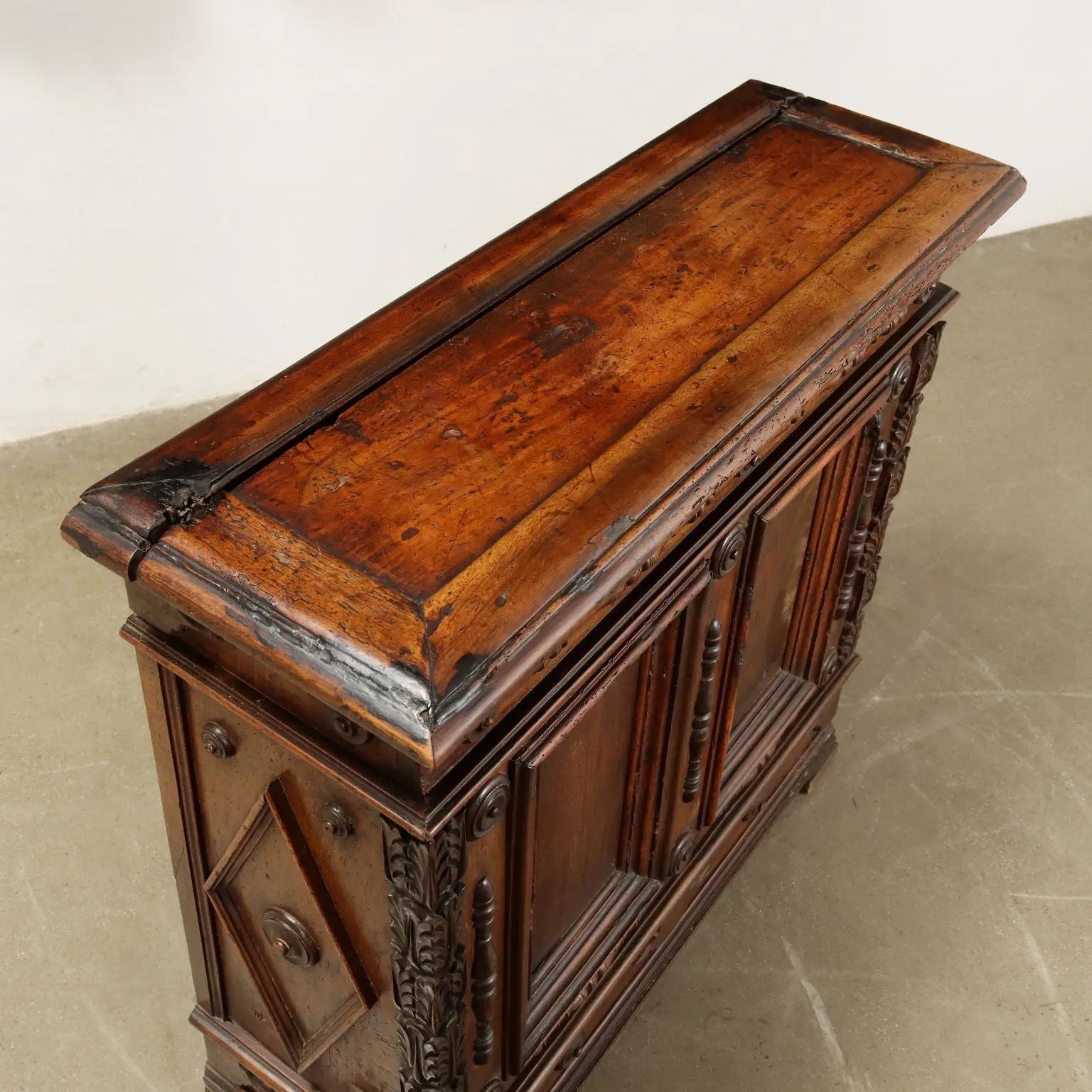 Antique Baroque Chest Walnut Chestnut Italy XVIII Century - Central Italy, Early XVIII Century | Antiques | Cupboards