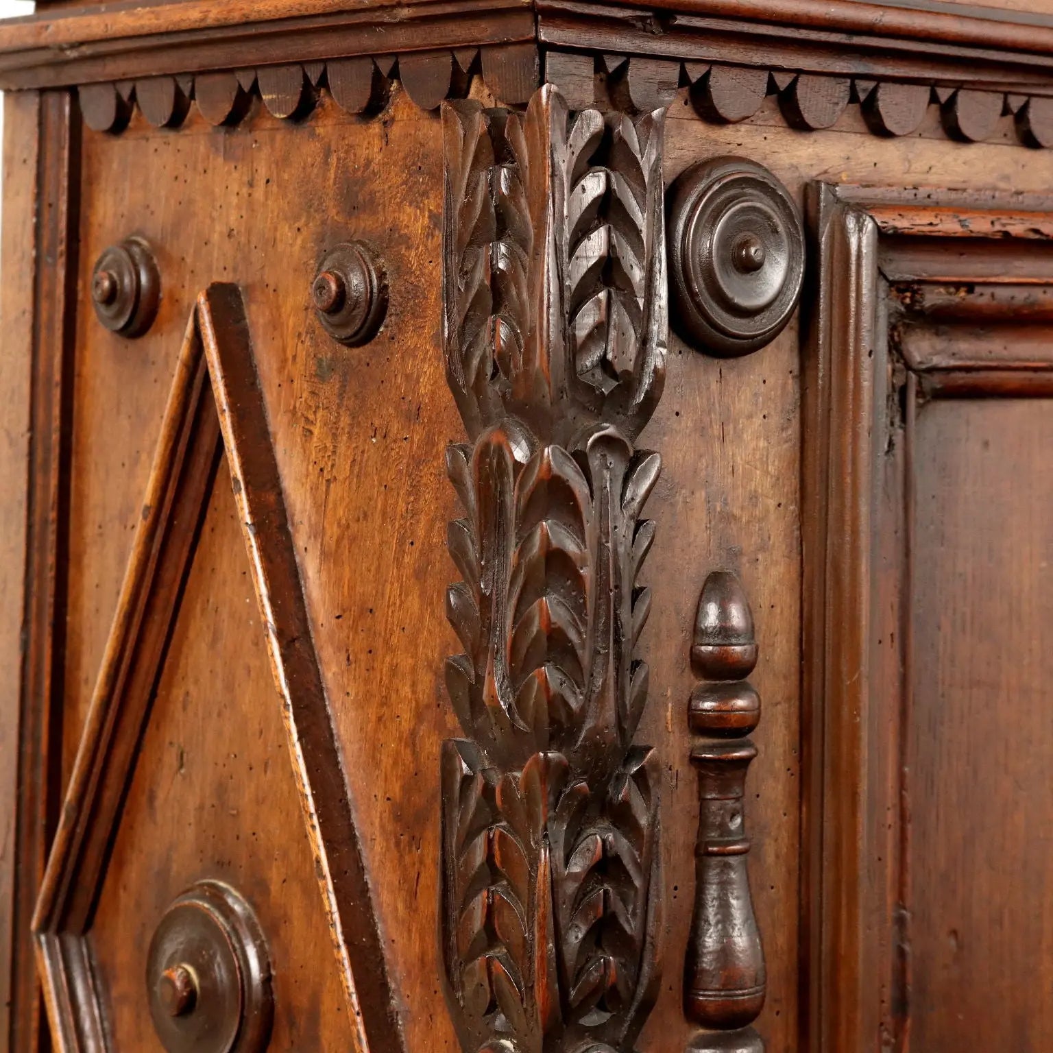Antique Baroque Chest Walnut Chestnut Italy XVIII Century - Central Italy, Early XVIII Century | Antiques | Cupboards