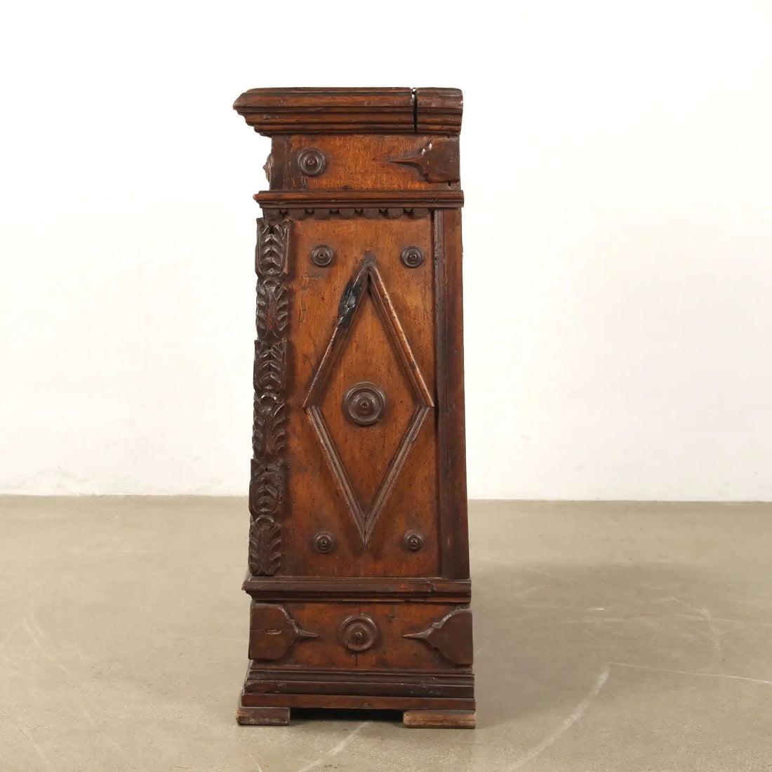 Antique Baroque Chest Walnut Chestnut Italy XVIII Century - Central Italy, Early XVIII Century | Antiques | Cupboards