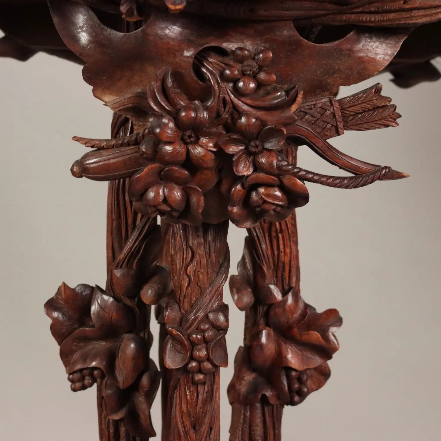 Neobaroque Carved Wood Planter, Late 19th Century