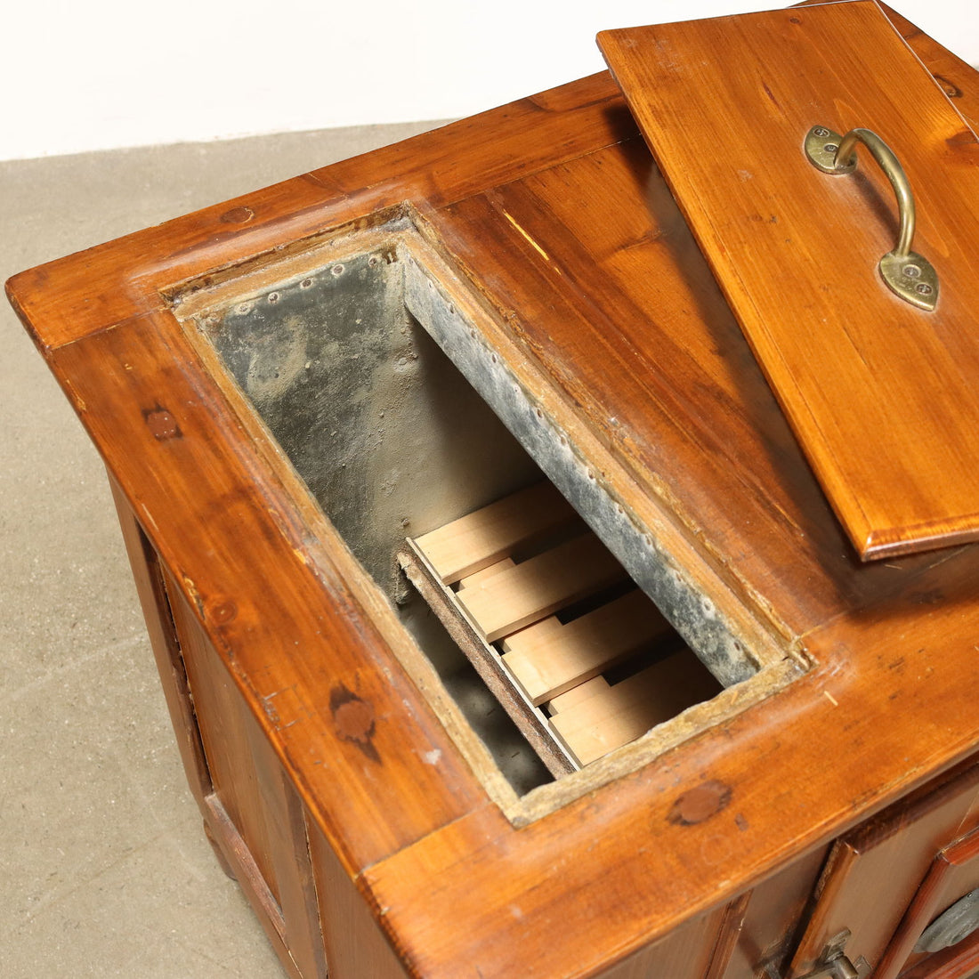  | Antiques  Other Furniture